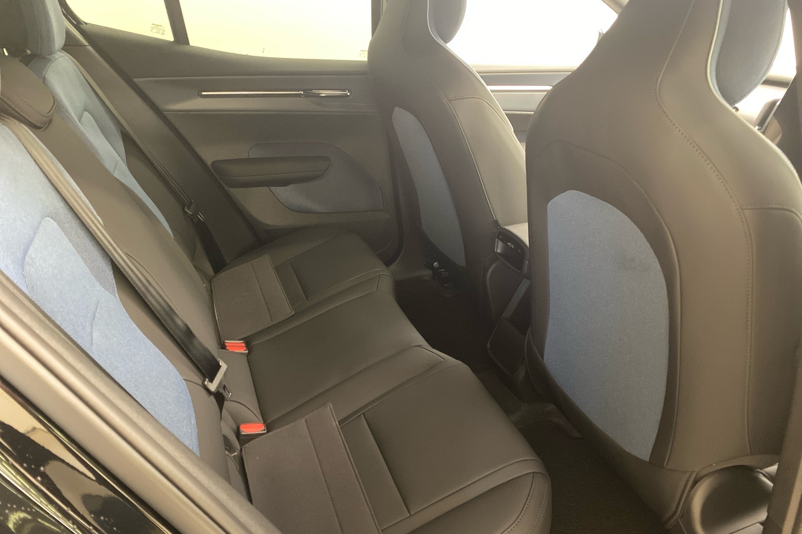 VOLVO EX30 9