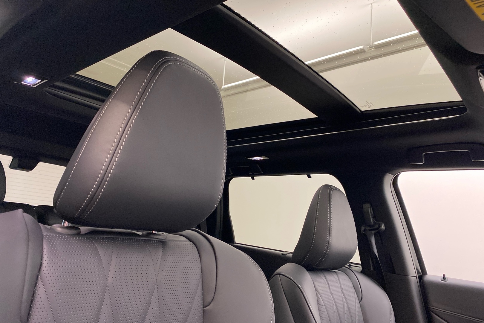 MITSUBISHI Outlander 16