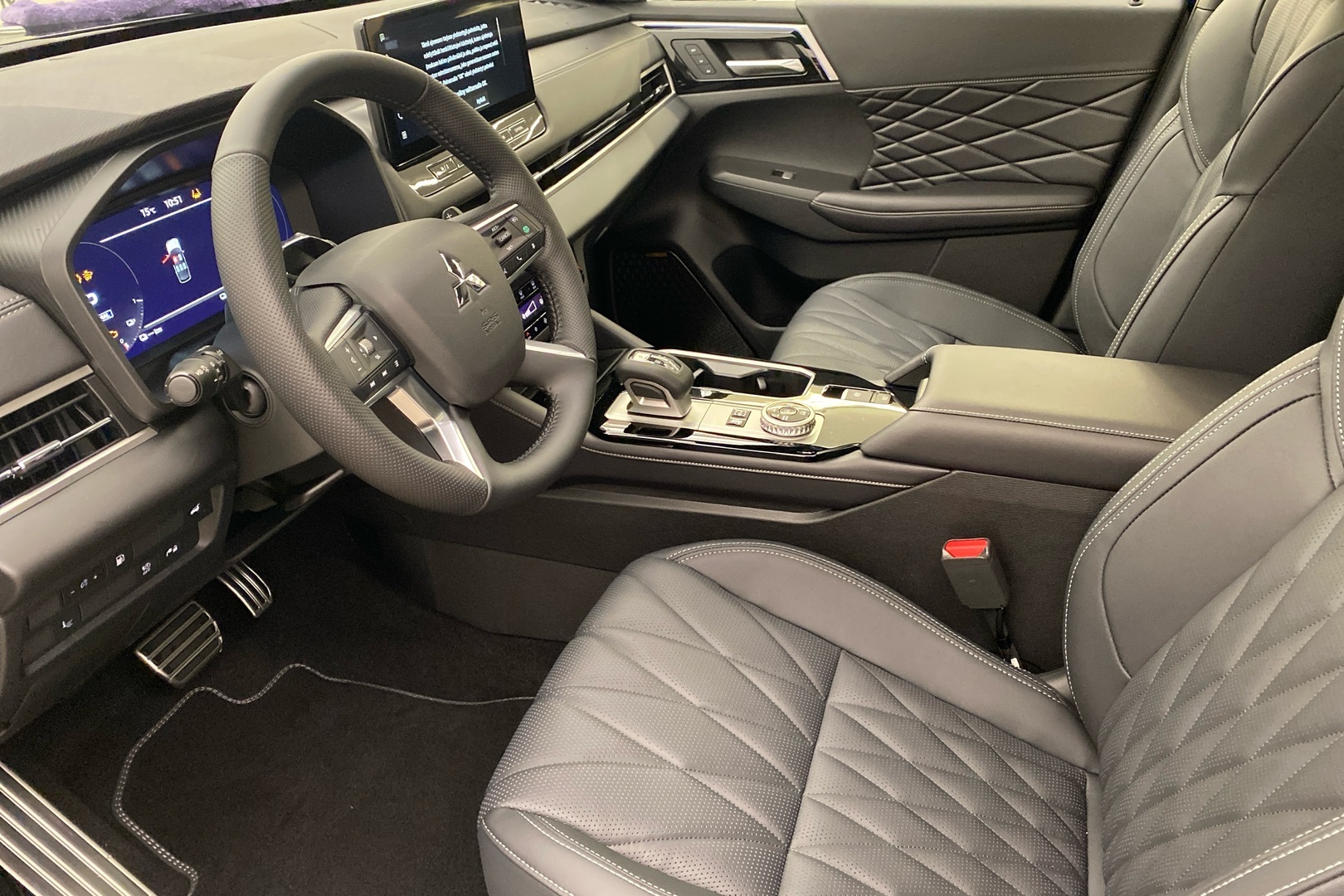MITSUBISHI Outlander 6