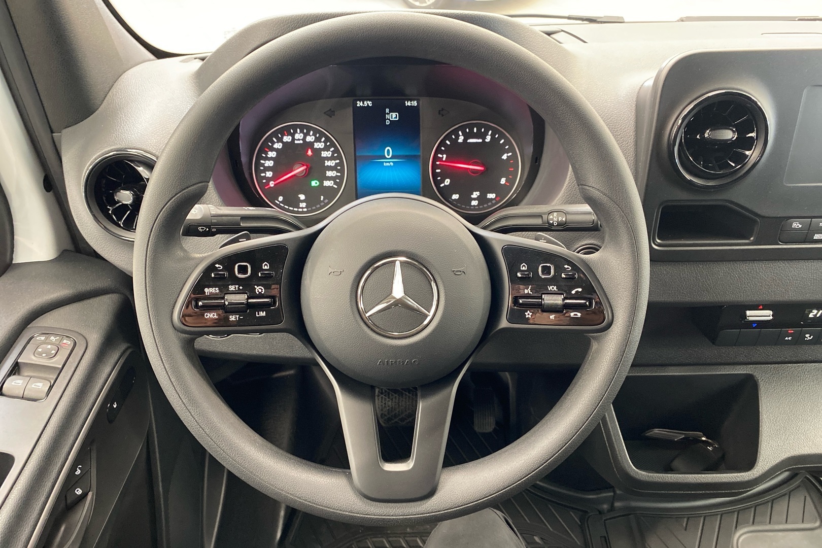 MERCEDES-BENZ Sprinter 2025