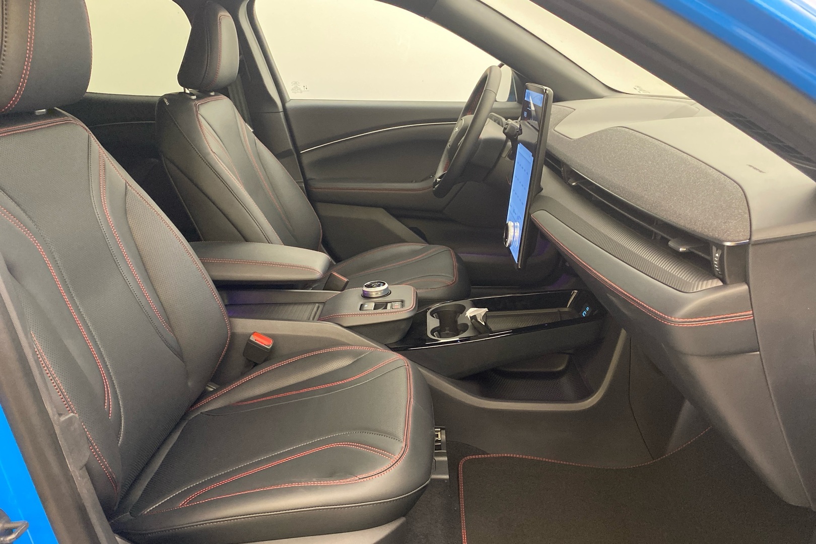 FORD Mustang Mach-E 2025