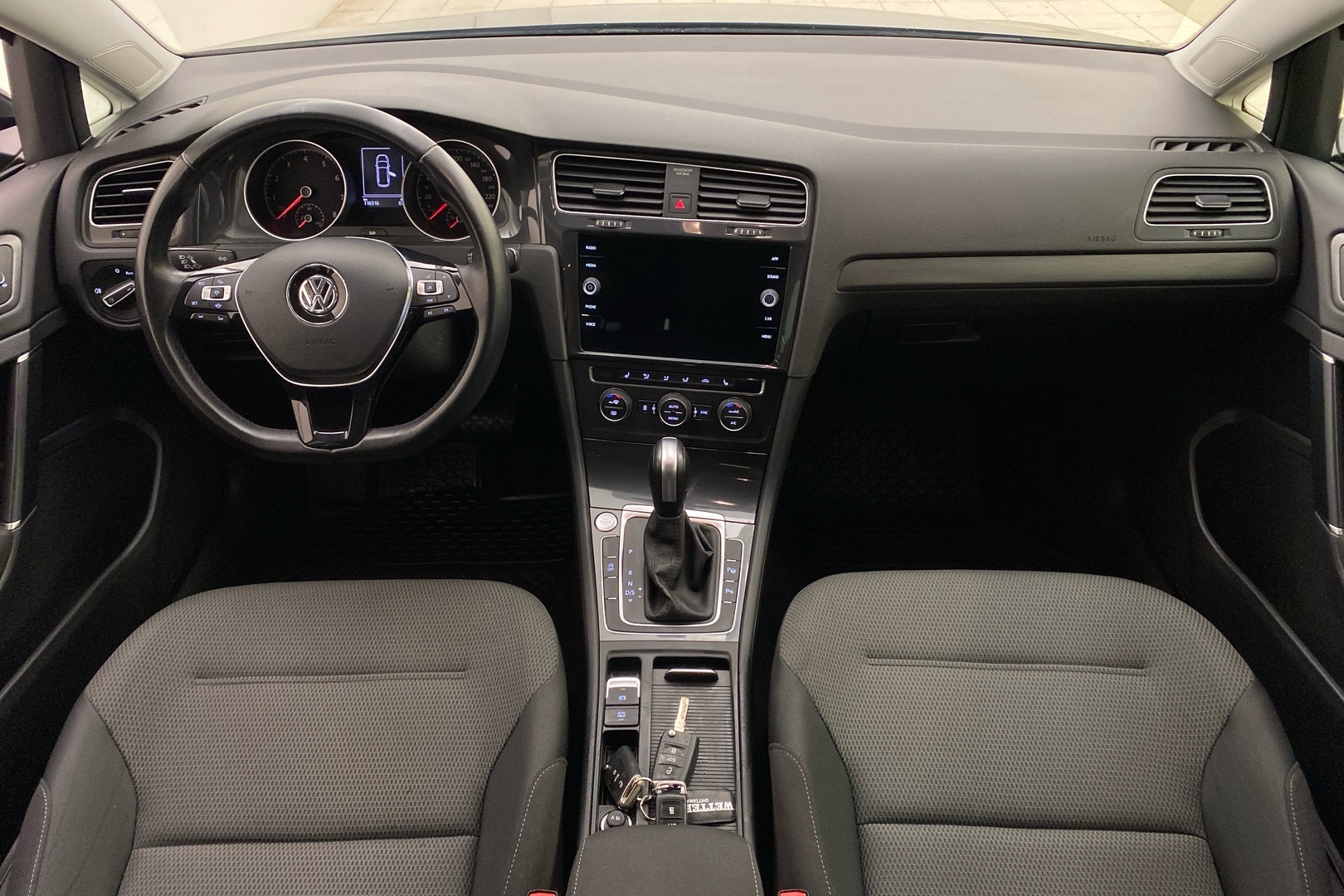 VOLKSWAGEN Golf 2020