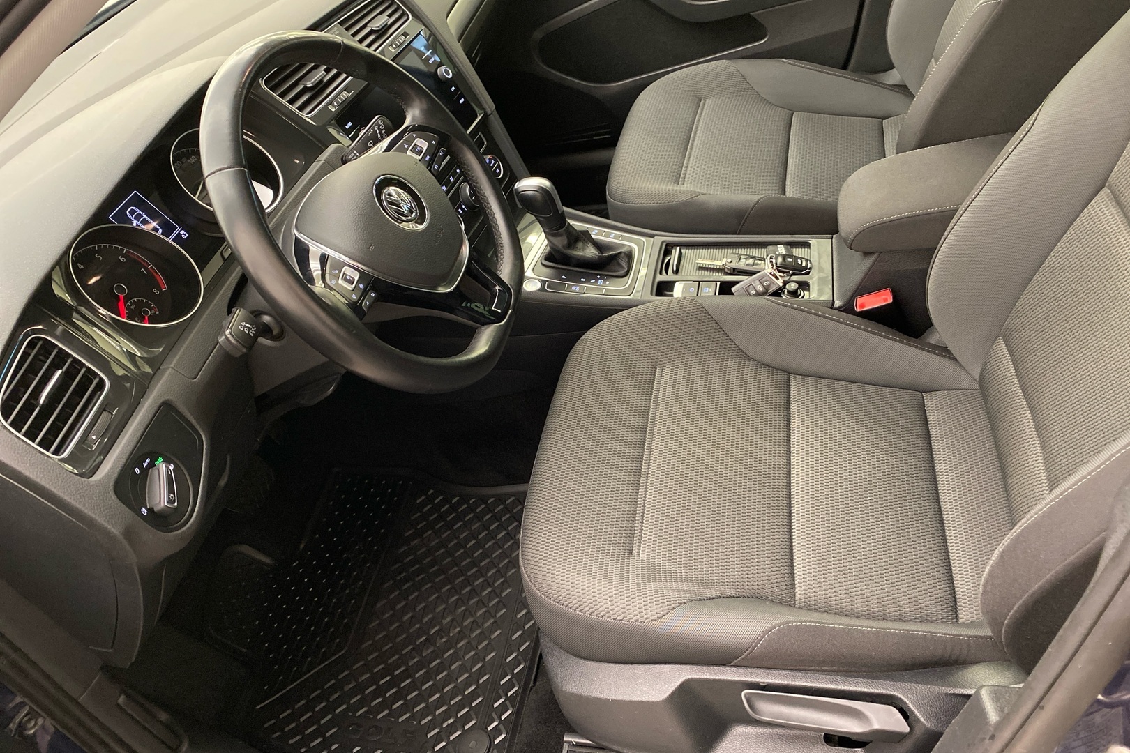 VOLKSWAGEN Golf 2020
