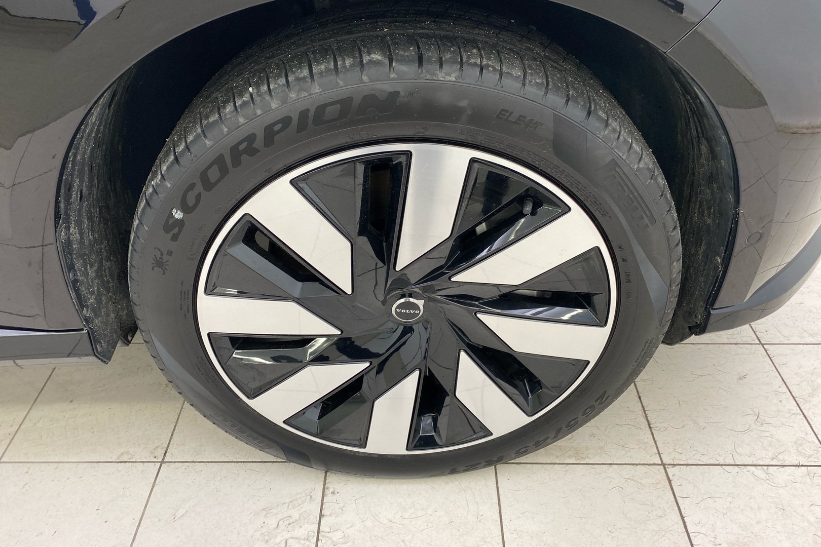 VOLVO EX90 2025