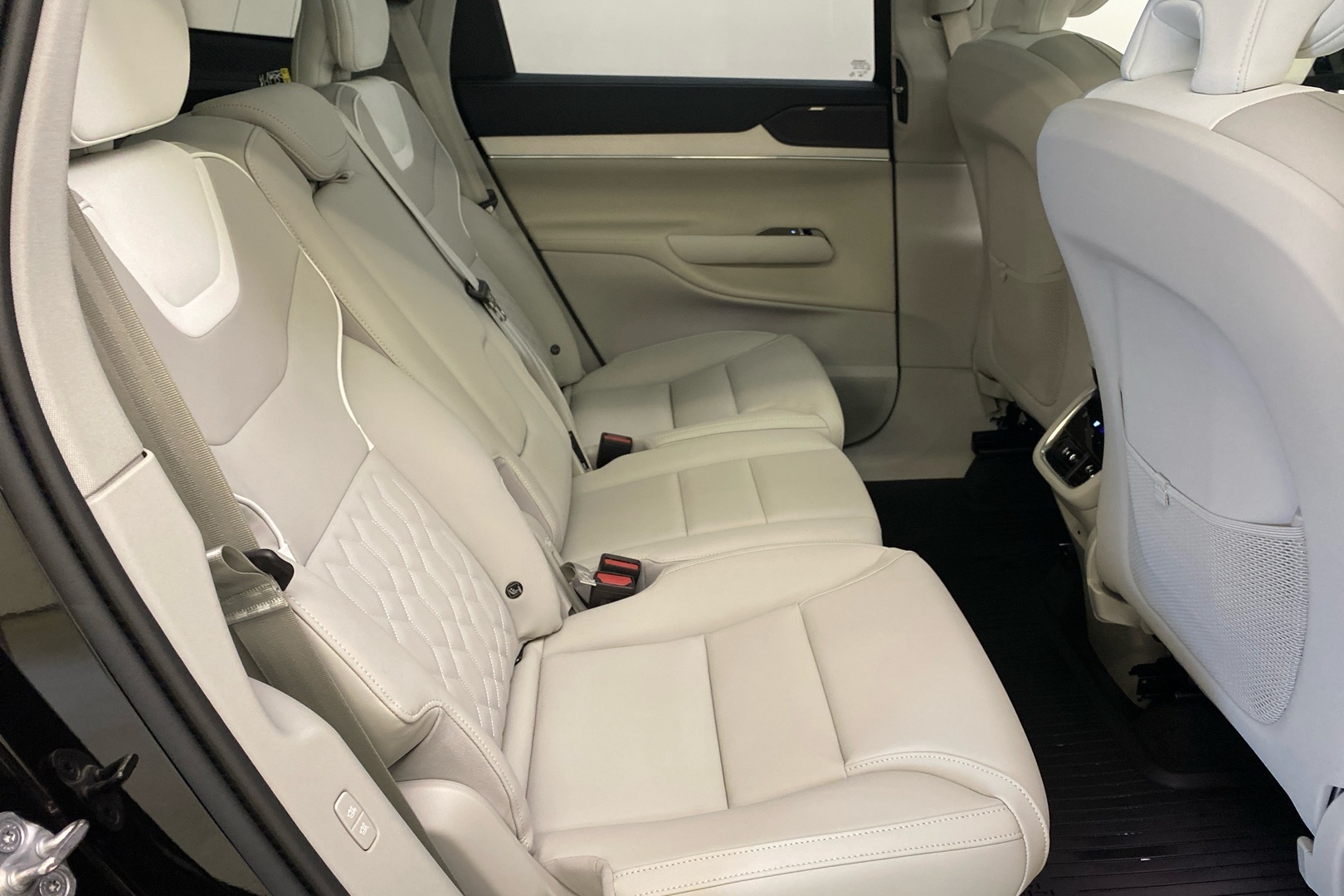 VOLVO EX90 2025