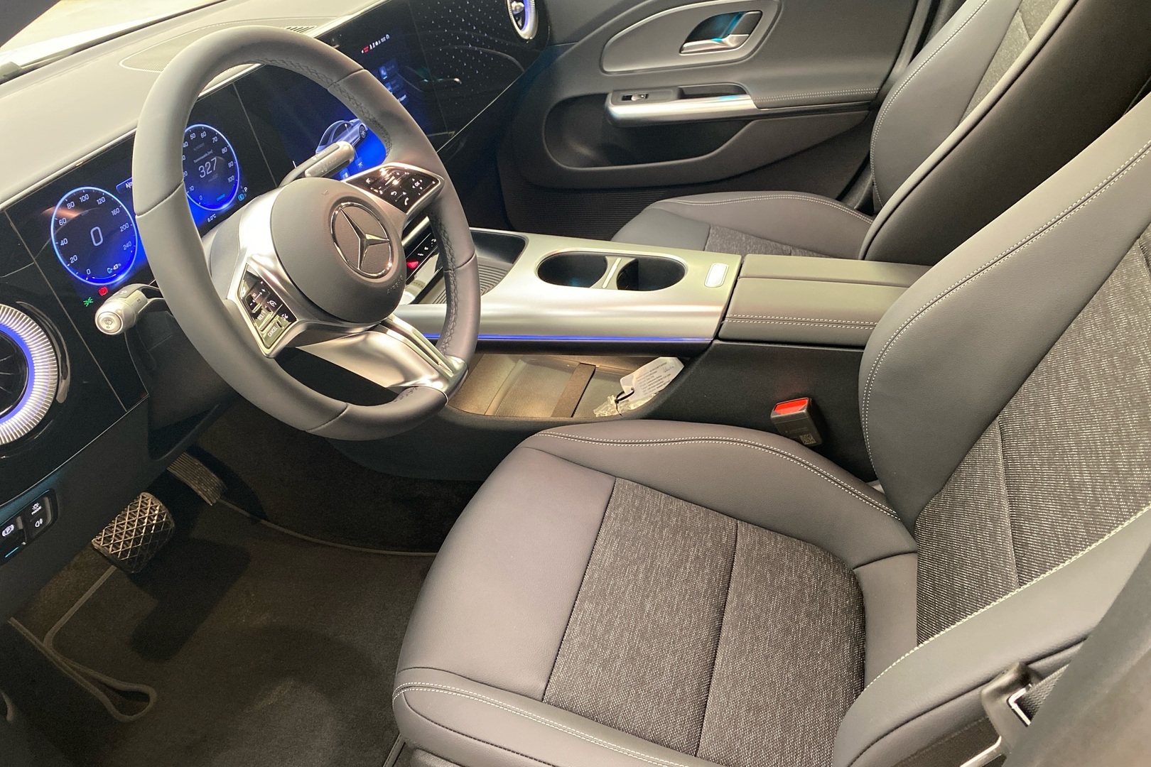 MERCEDES-BENZ CLA 2026