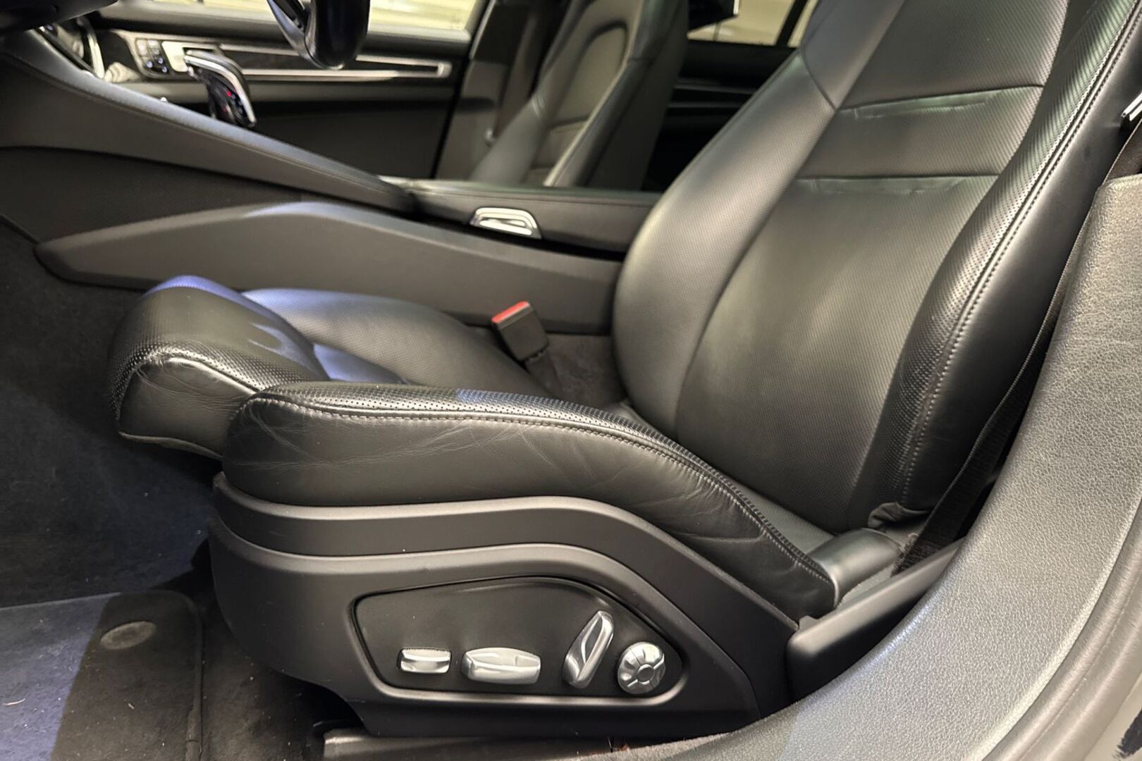PORSCHE Panamera 2018