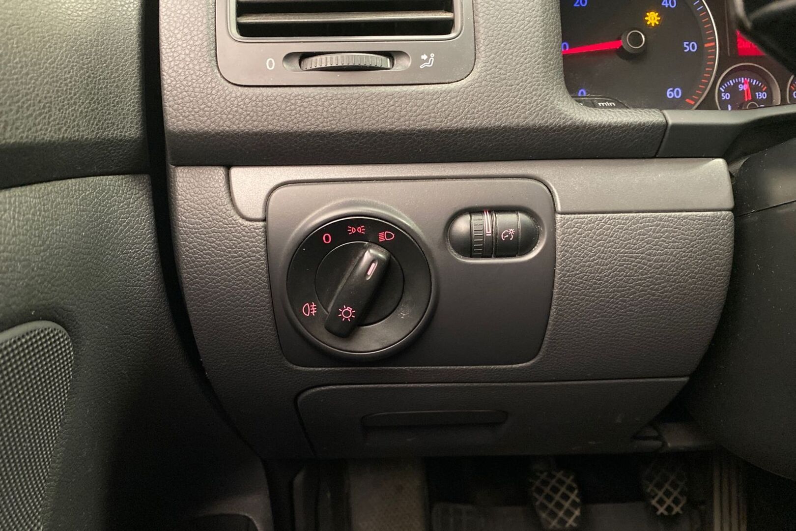 VOLKSWAGEN Golf 2008