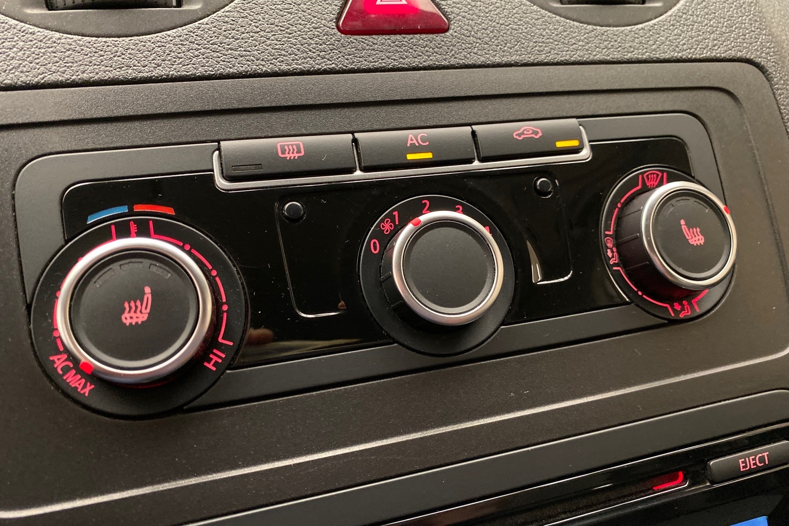 VOLKSWAGEN Caddy 2012