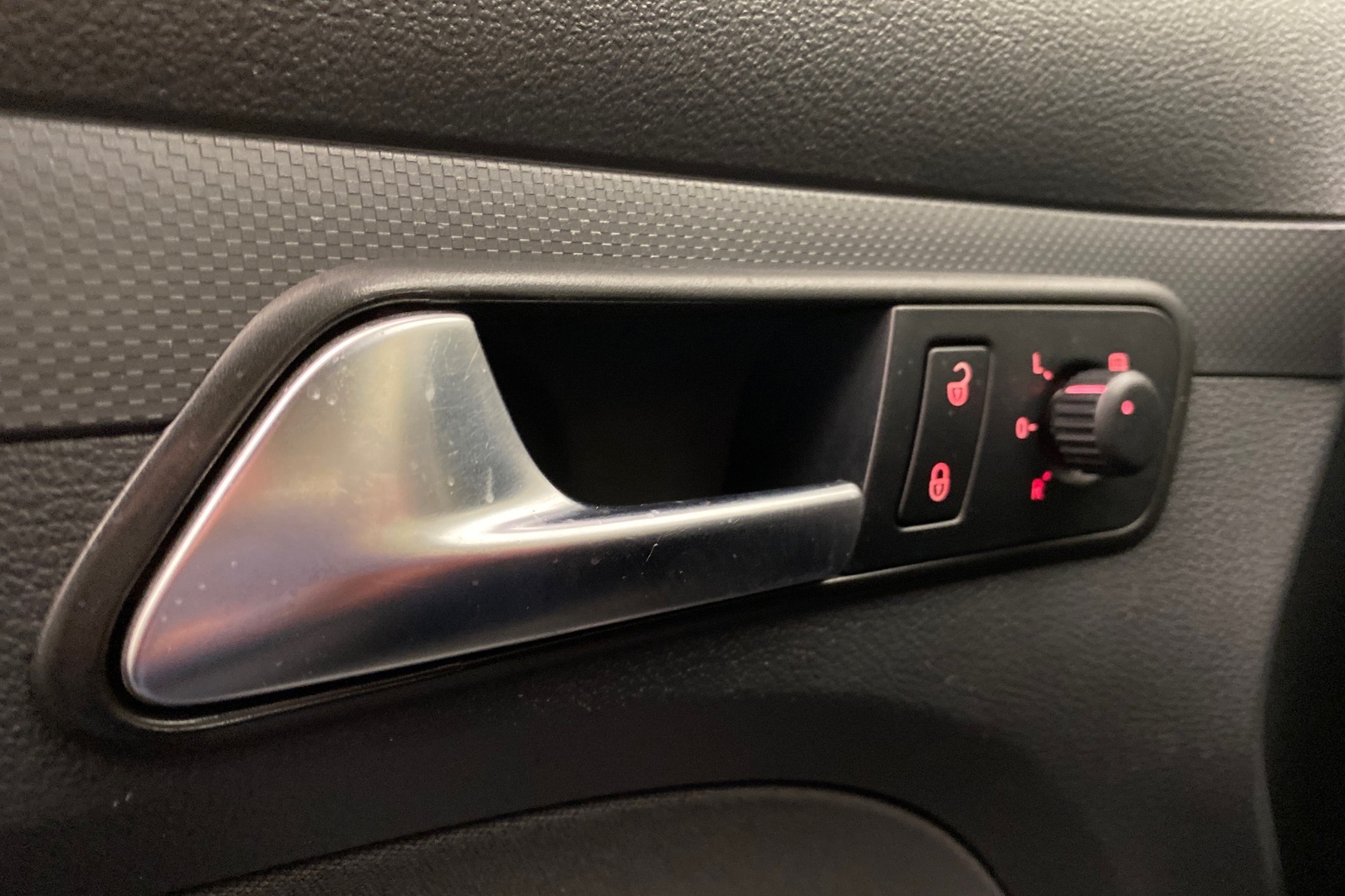 VOLKSWAGEN Caddy 2012