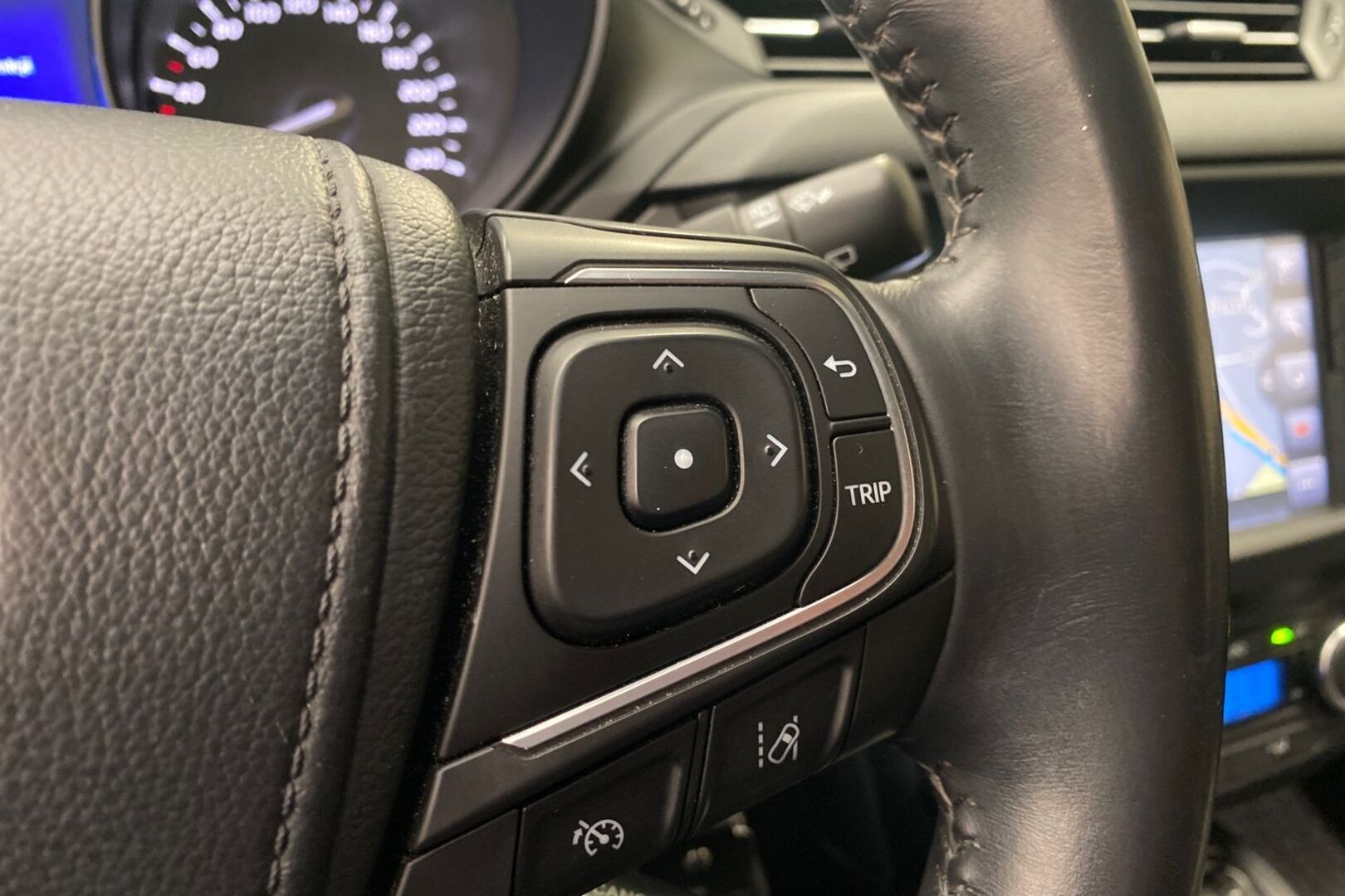 TOYOTA Avensis 2017