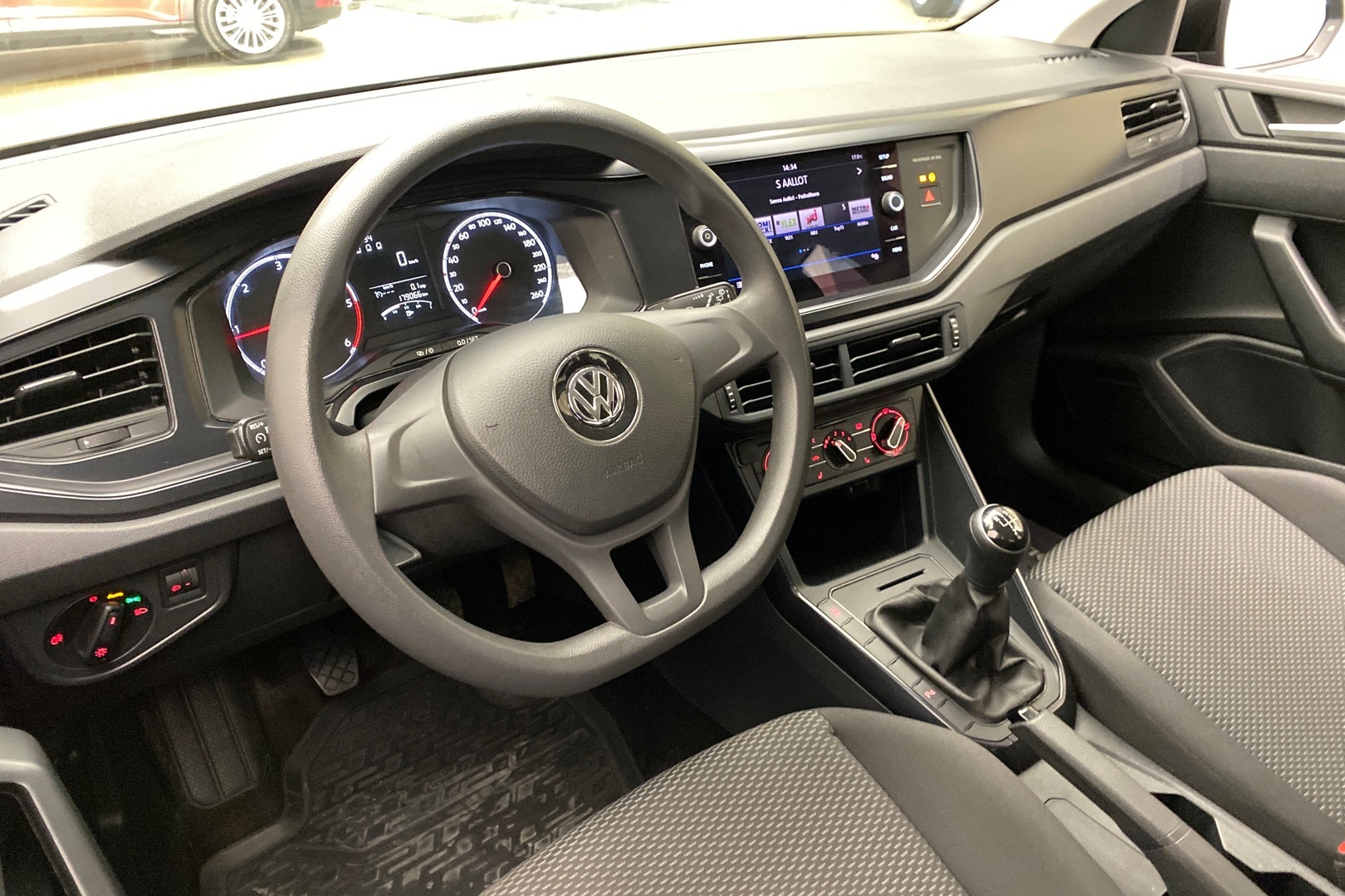 VOLKSWAGEN Polo 2019