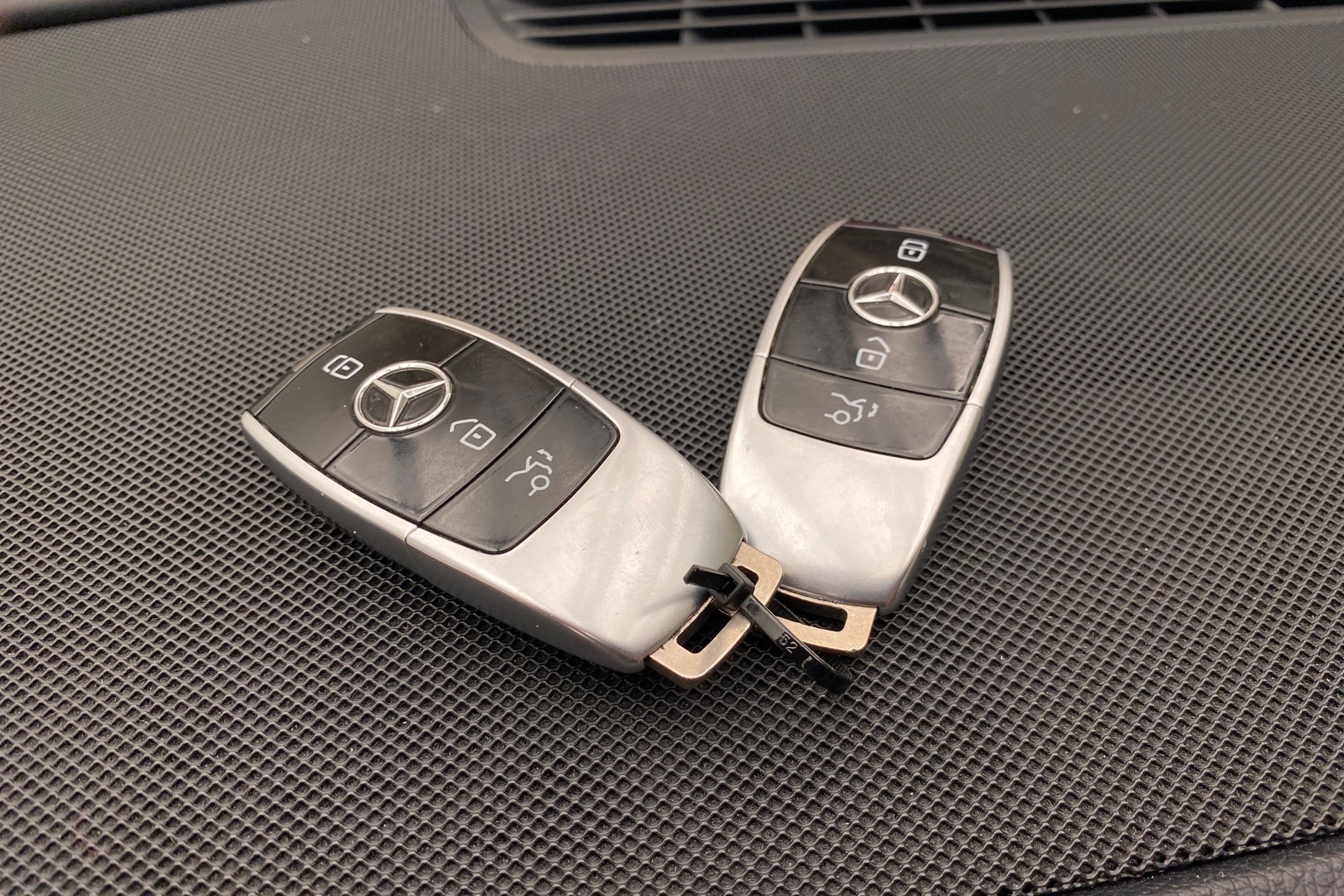 MERCEDES-BENZ E 2017