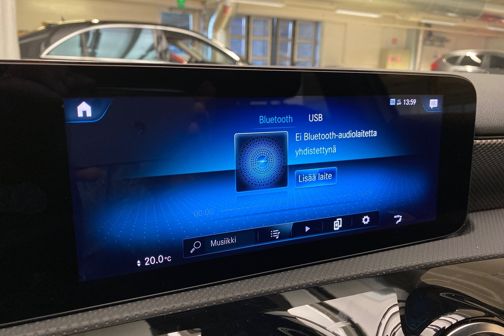 MERCEDES-BENZ A 2022