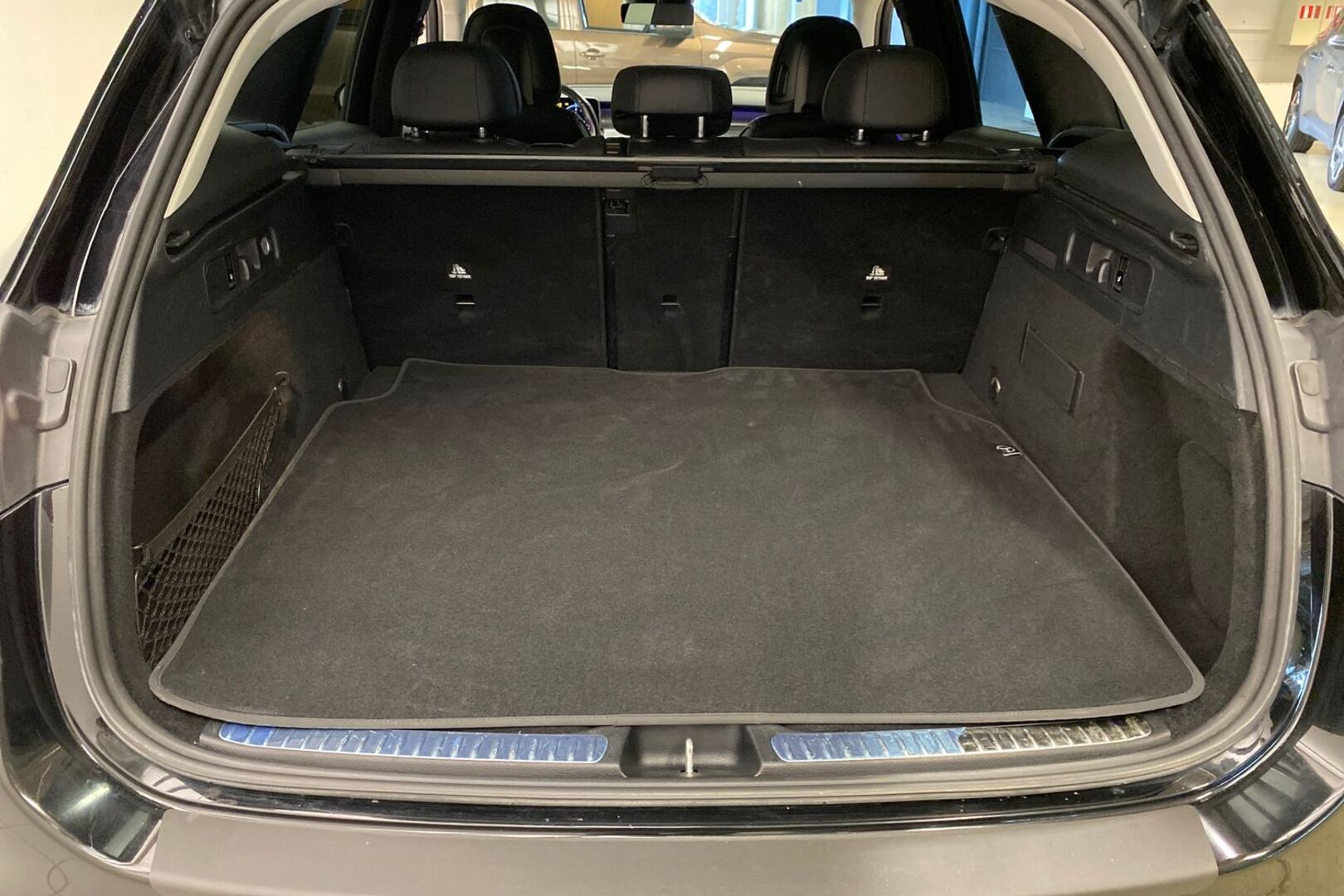 MERCEDES-BENZ GLC 2023
