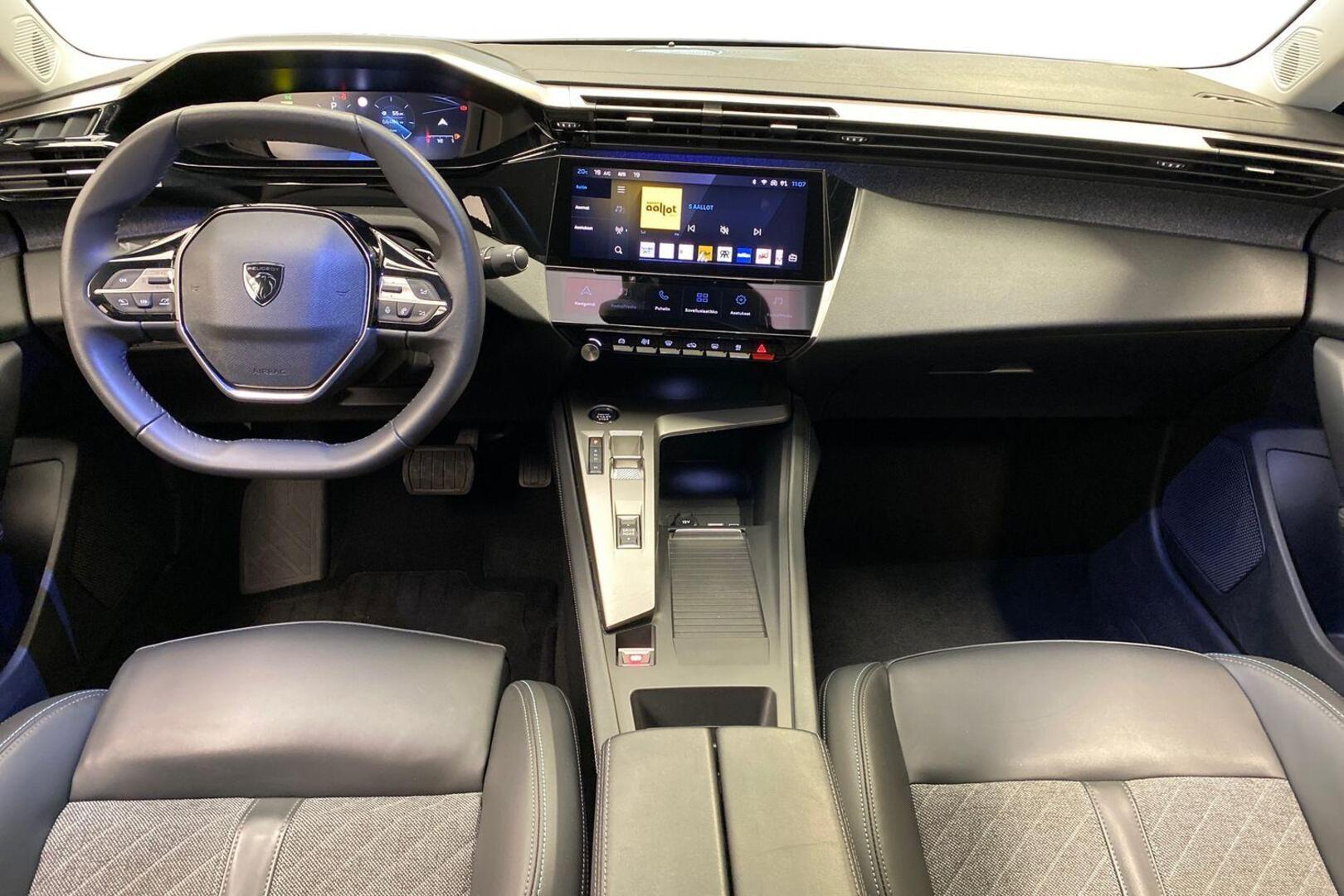 PEUGEOT 408 2023