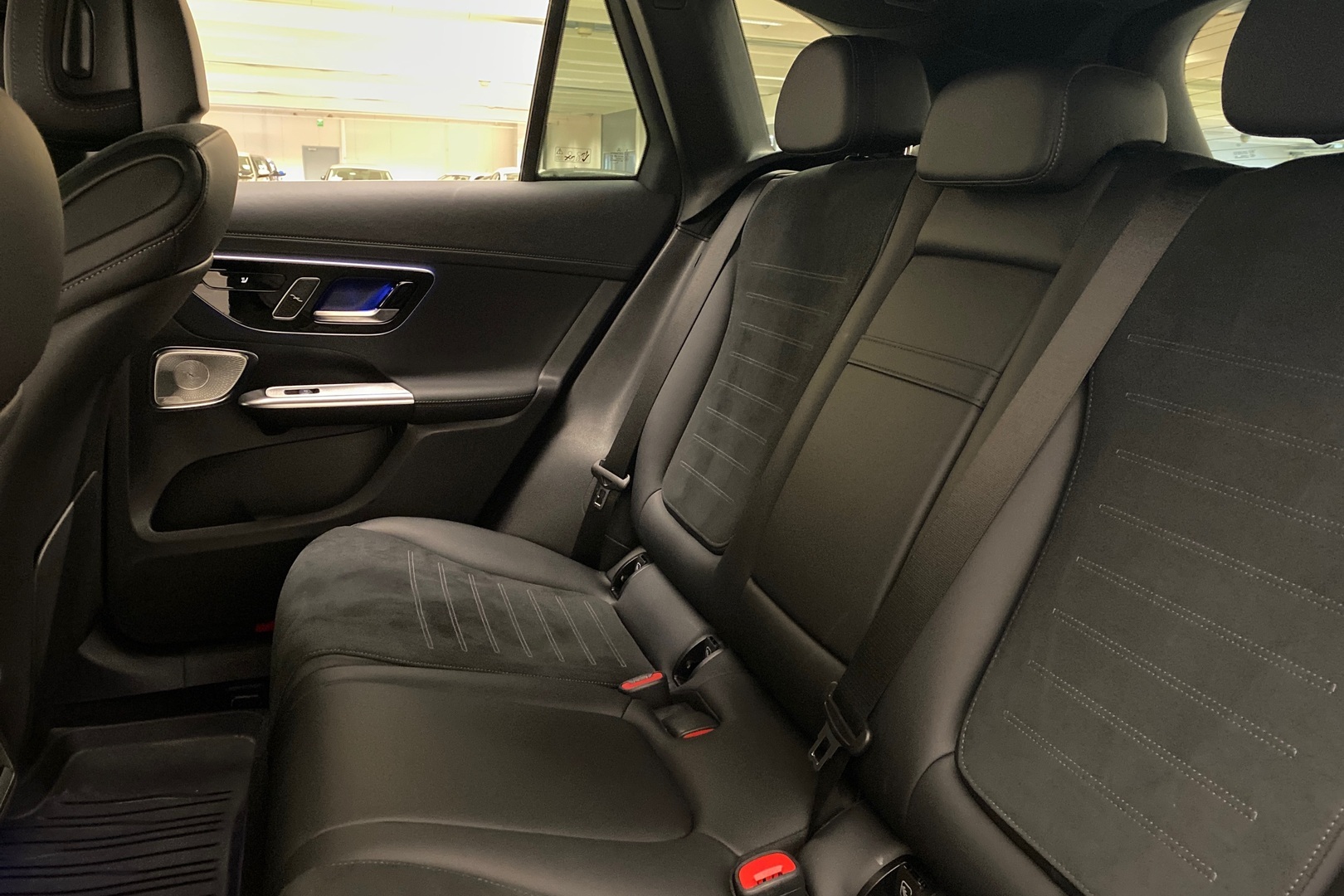 MERCEDES-BENZ GLC 2023