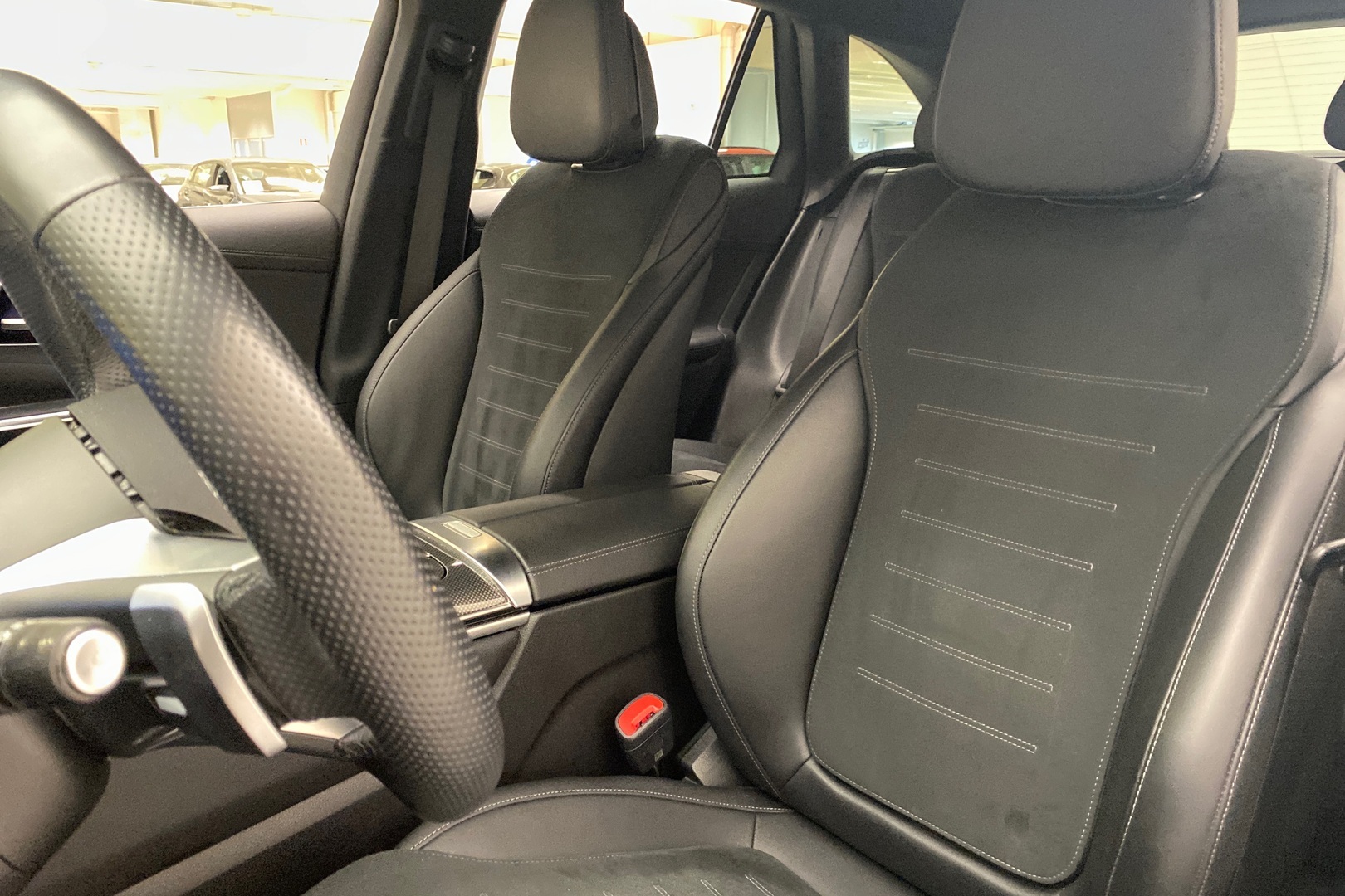 MERCEDES-BENZ GLC 2023