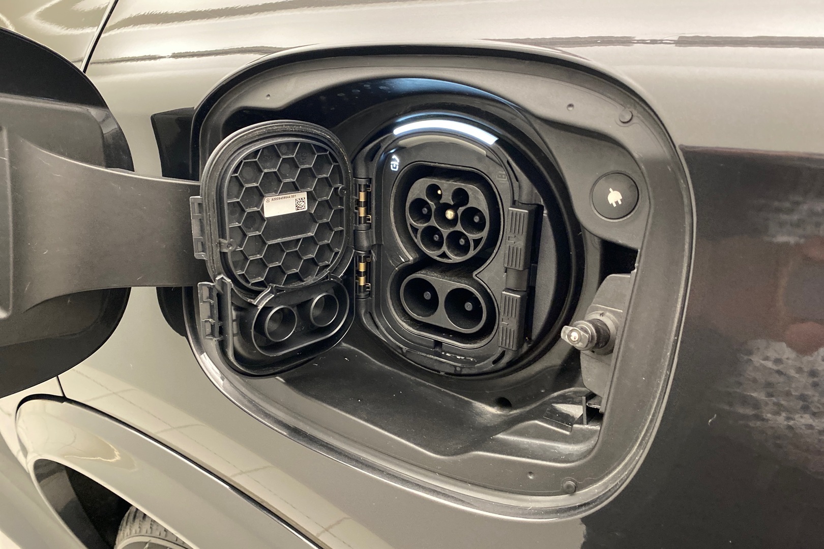 MERCEDES-BENZ GLC 2023