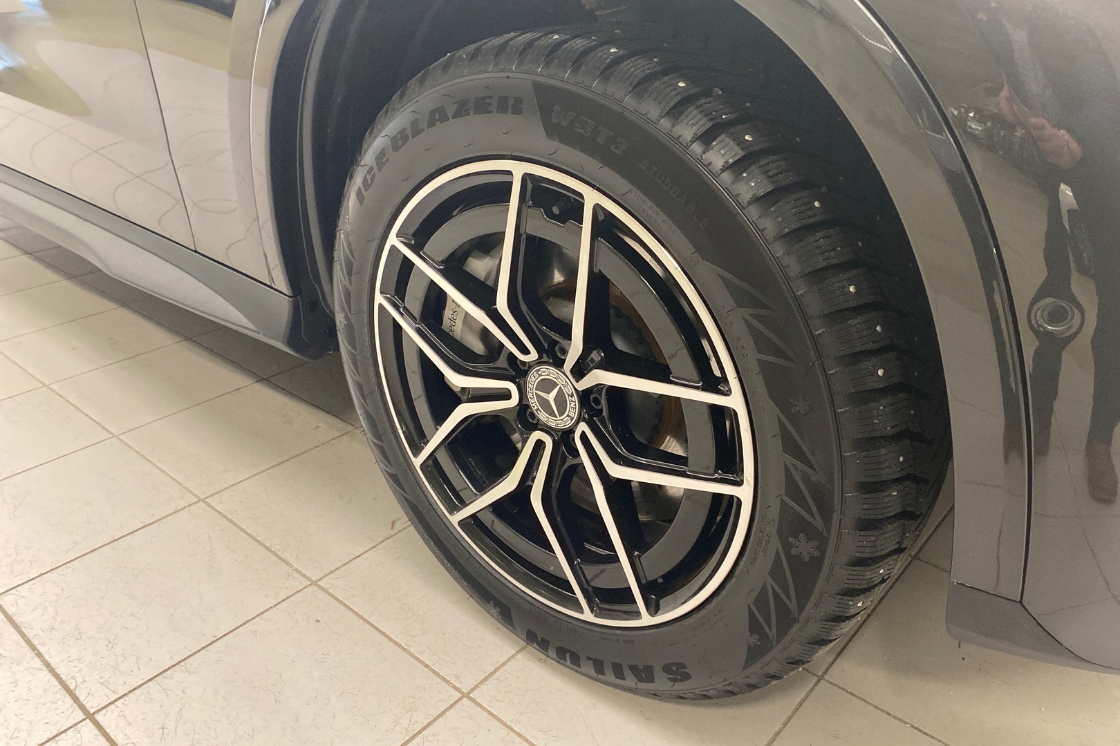 MERCEDES-BENZ GLC 2023