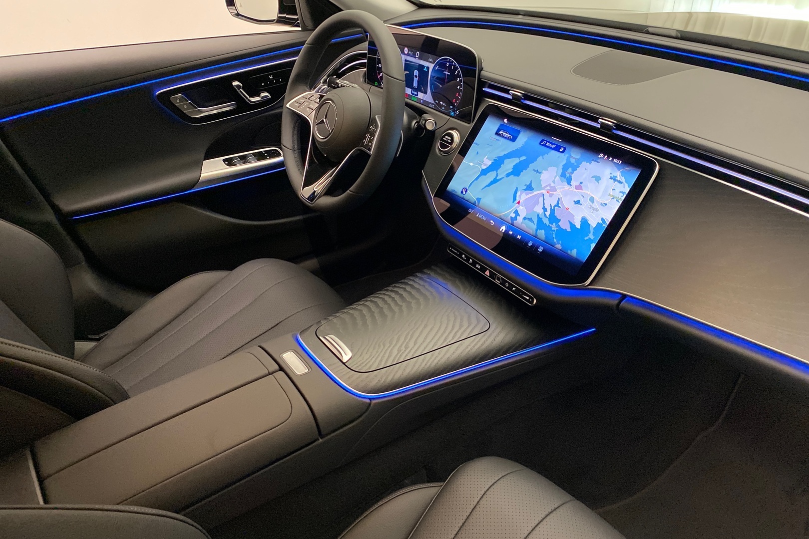 MERCEDES-BENZ E 2025