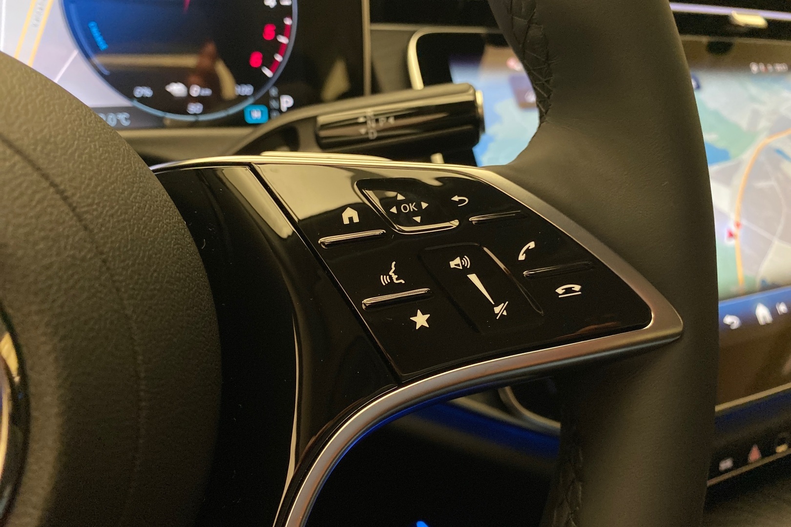 MERCEDES-BENZ E 2025