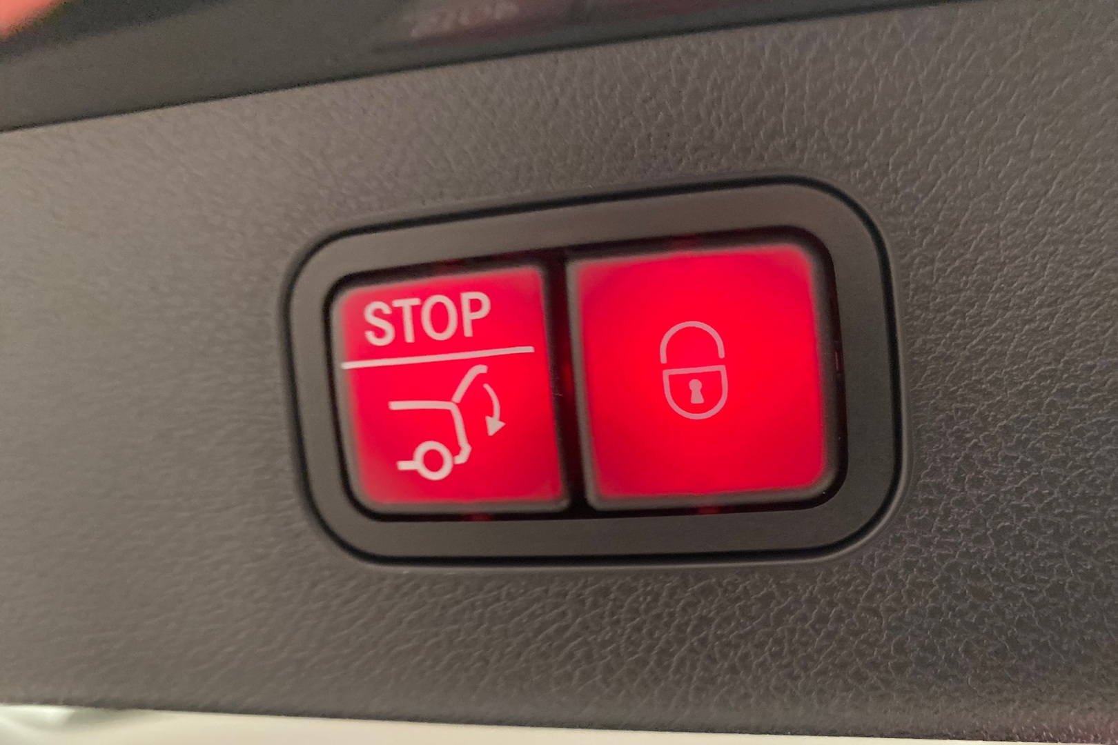 MERCEDES-BENZ E 2025