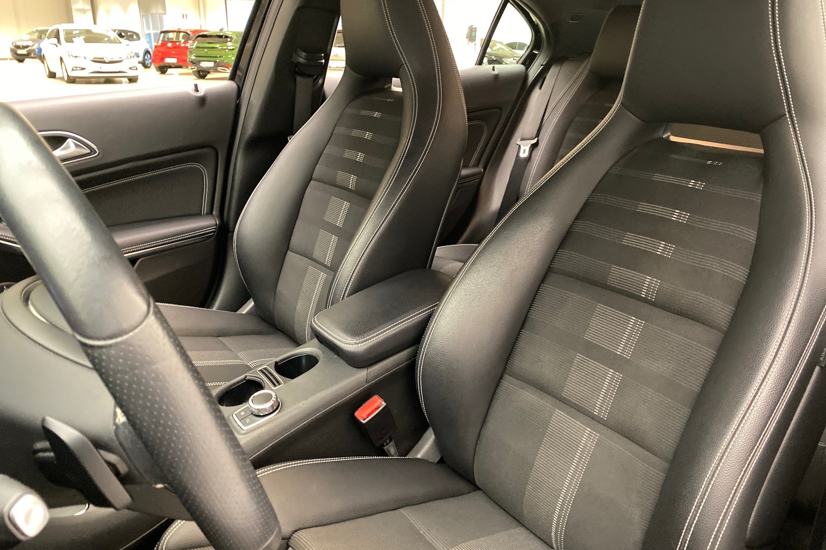 MERCEDES-BENZ A 2017