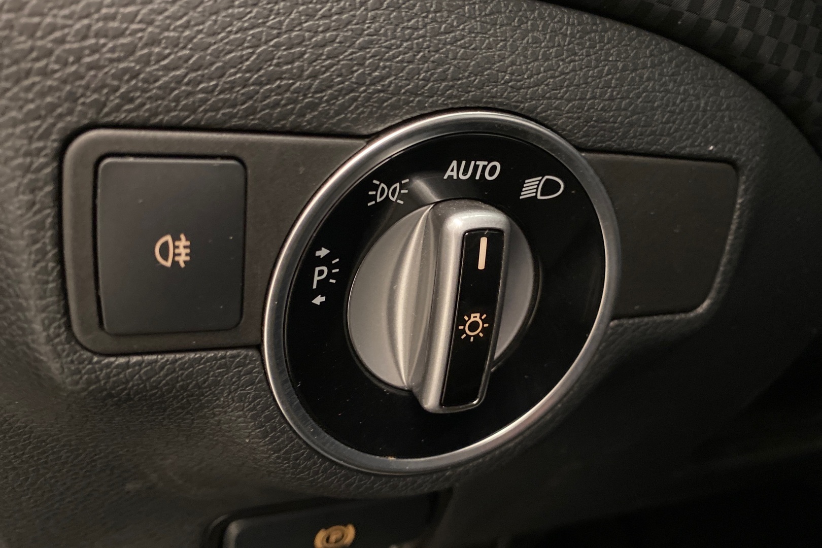 MERCEDES-BENZ A 2017