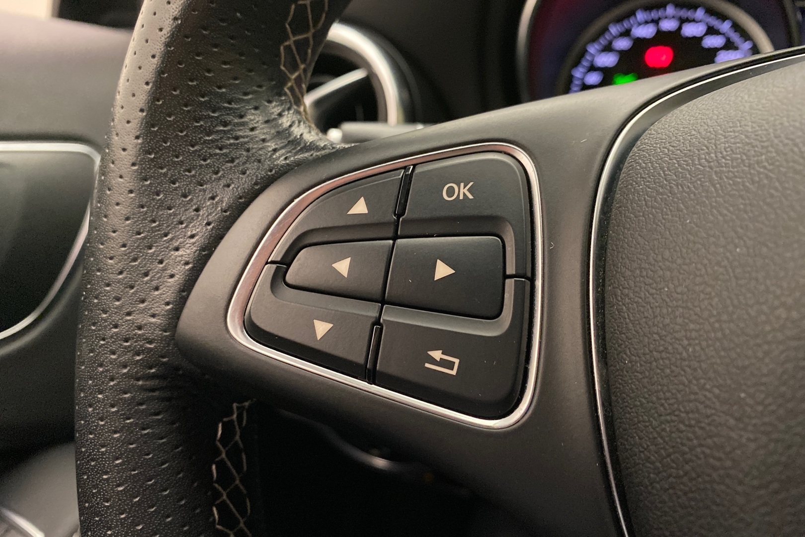 MERCEDES-BENZ A 2017