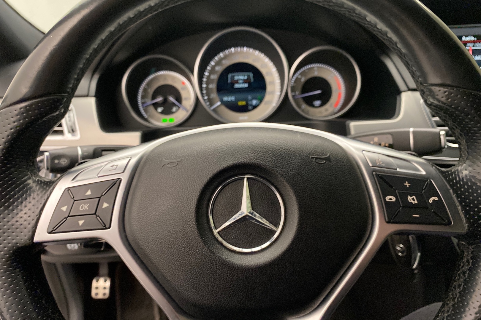 MERCEDES-BENZ E 2015