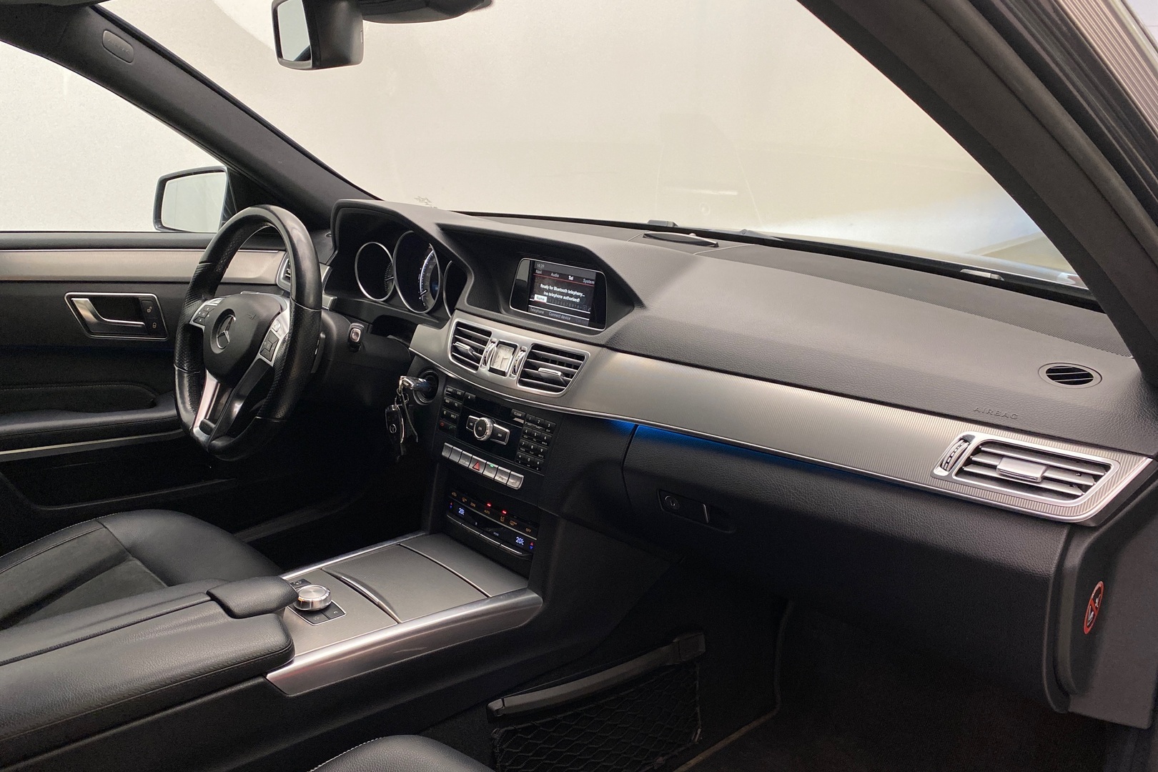 MERCEDES-BENZ E 2015