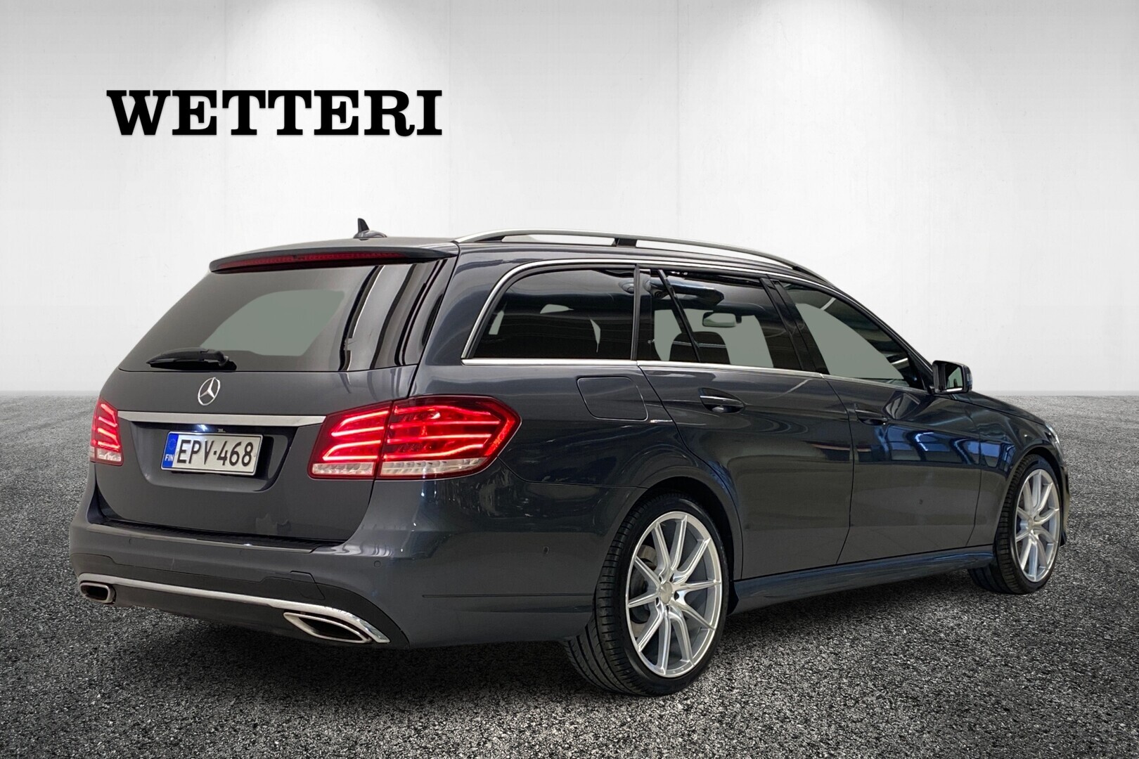 MERCEDES-BENZ E 2015