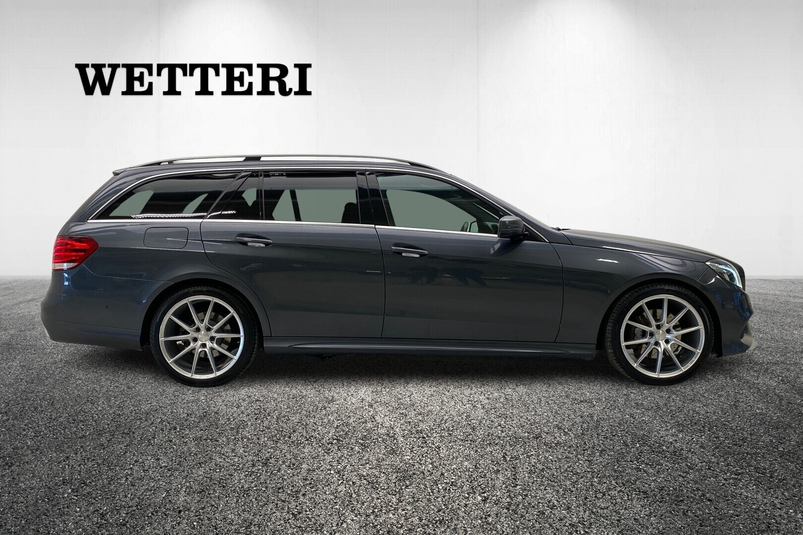 MERCEDES-BENZ E 2015