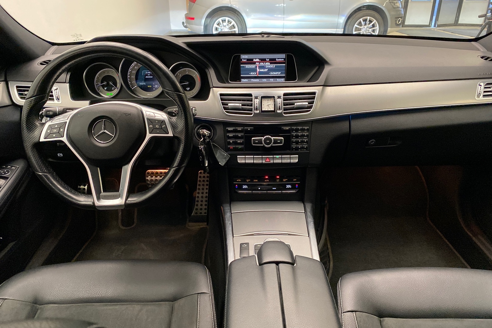 MERCEDES-BENZ E 2015