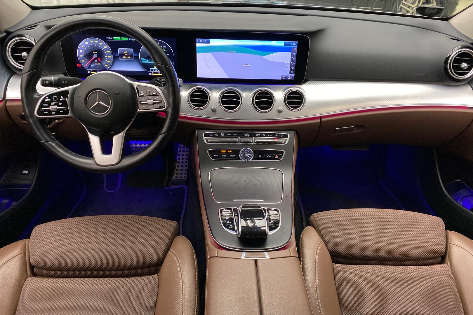 MERCEDES-BENZ E 2019