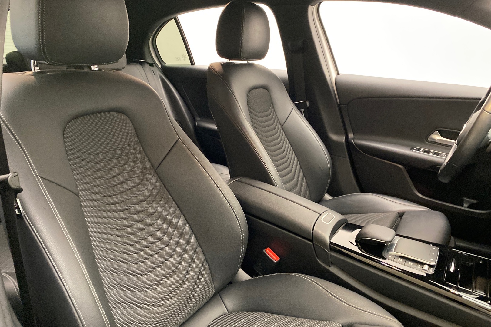 MERCEDES-BENZ A 2020