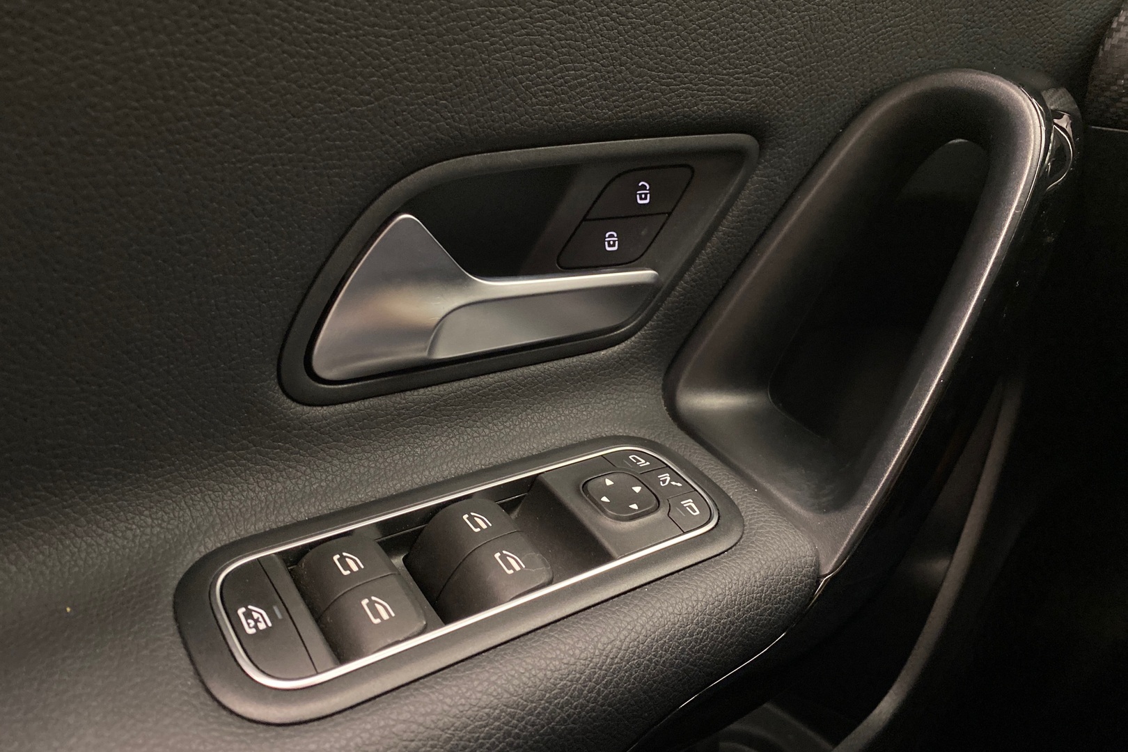 MERCEDES-BENZ A 2020