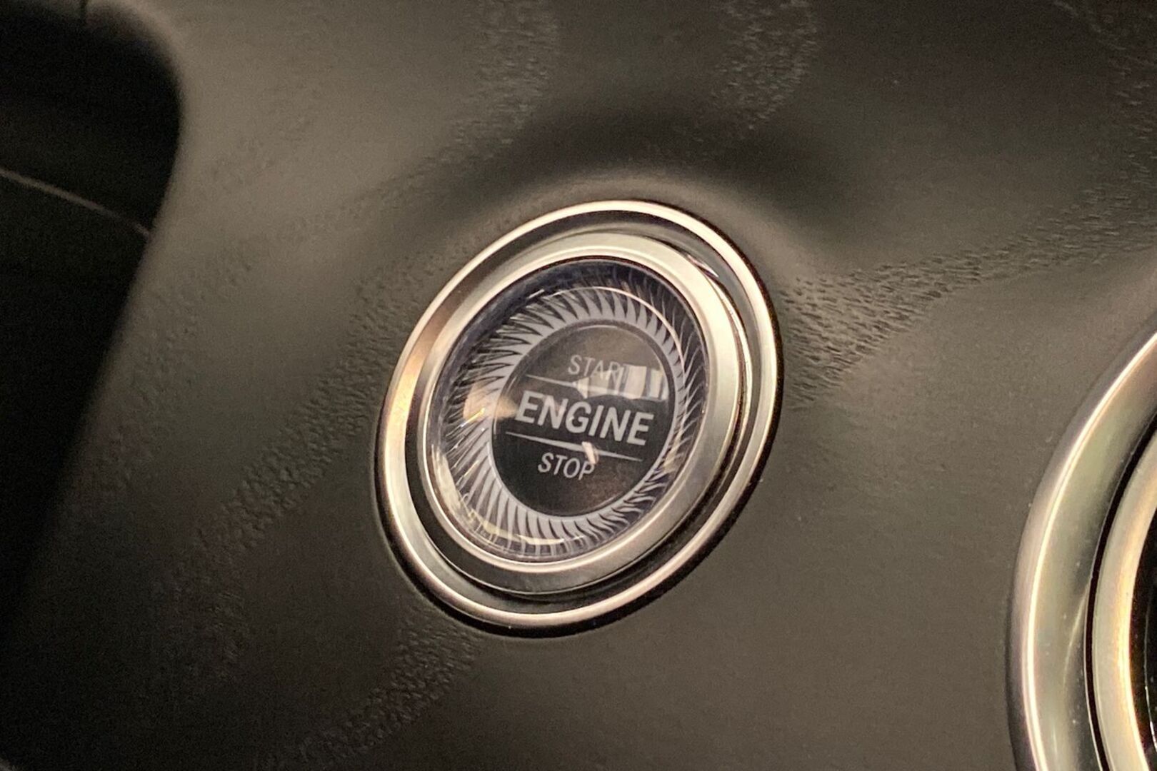 MERCEDES-BENZ E 2023