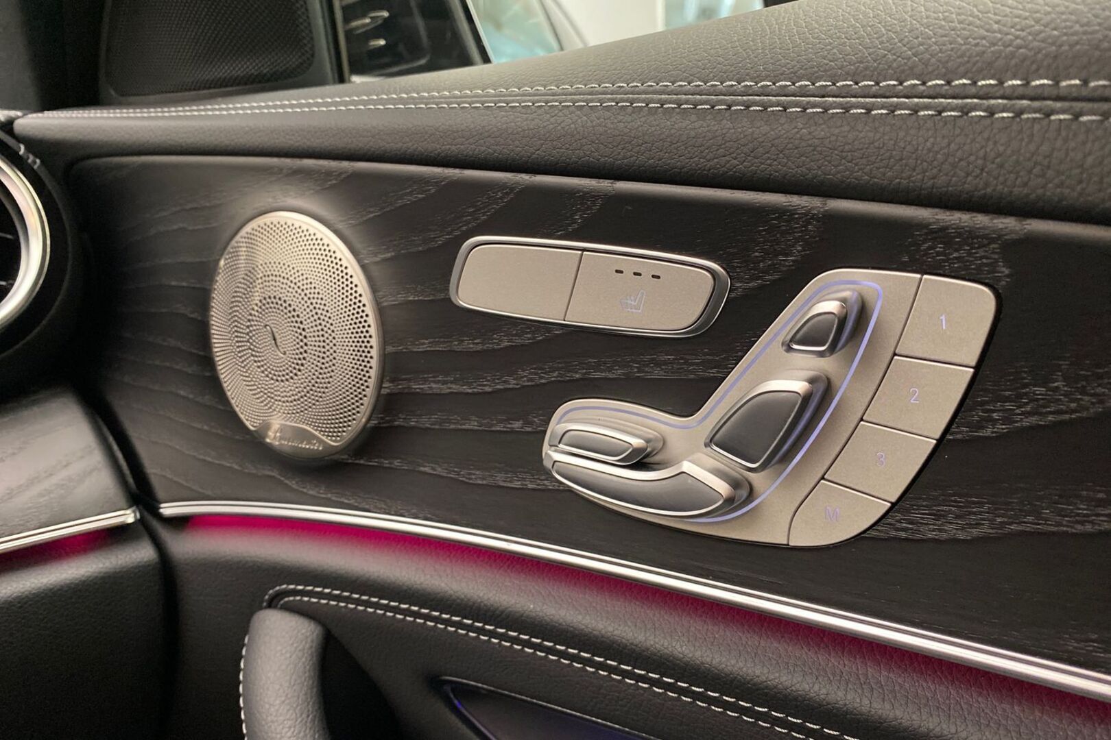 MERCEDES-BENZ E 2023