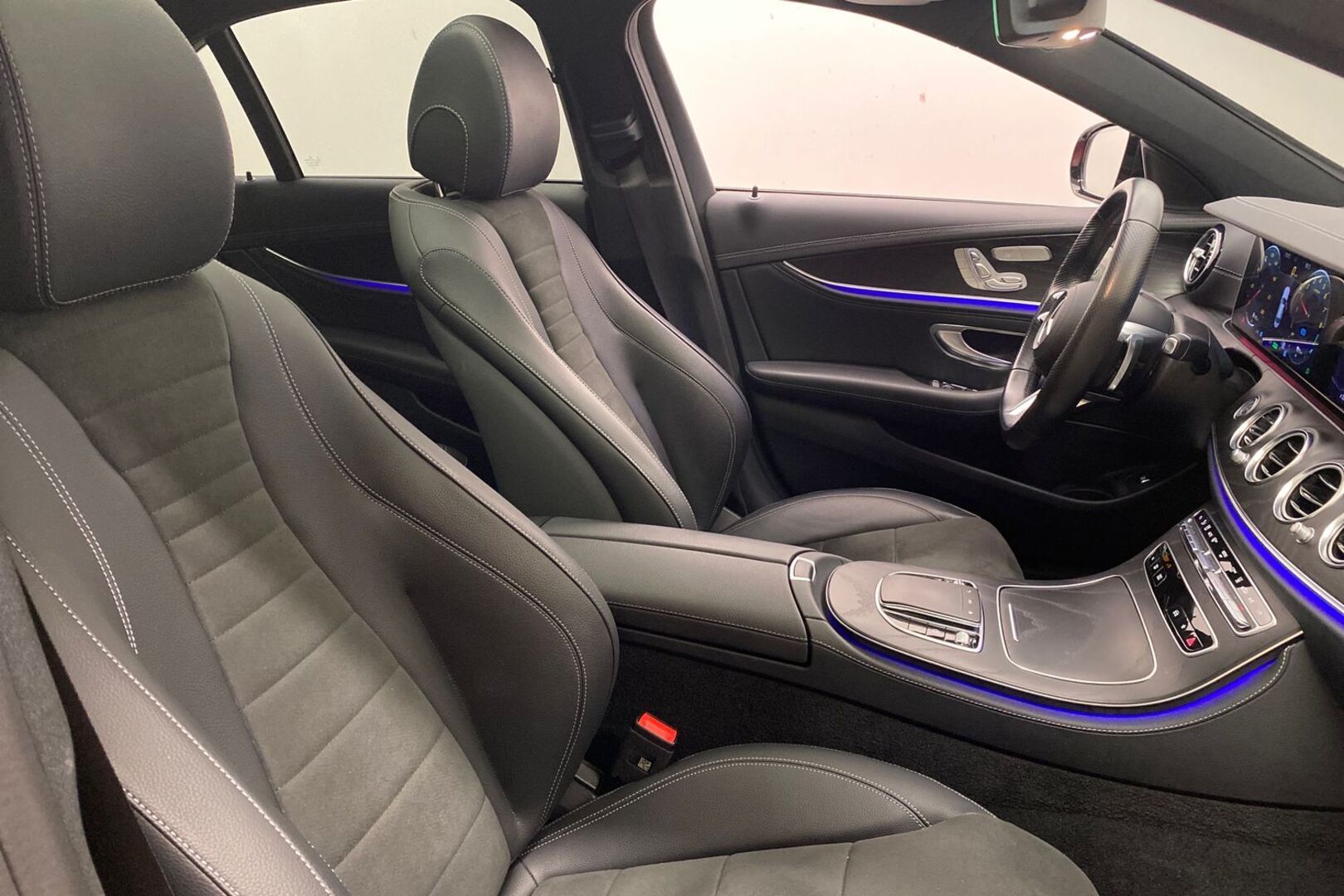 MERCEDES-BENZ E 2023