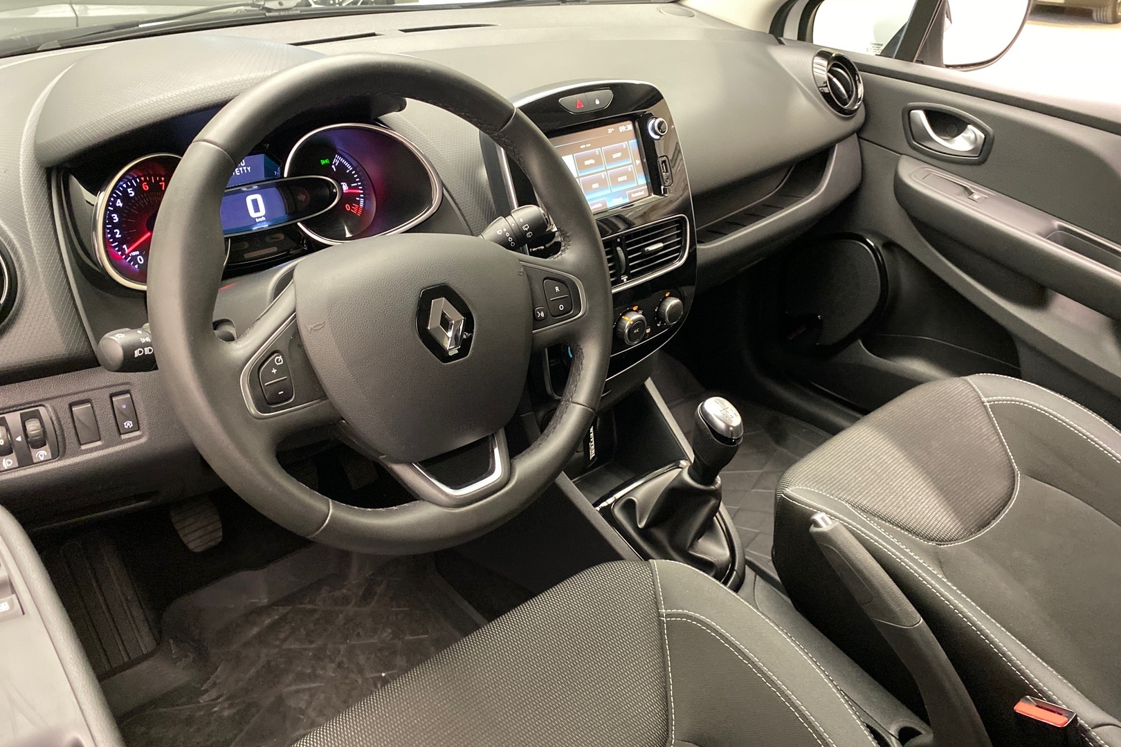 RENAULT Clio 2017