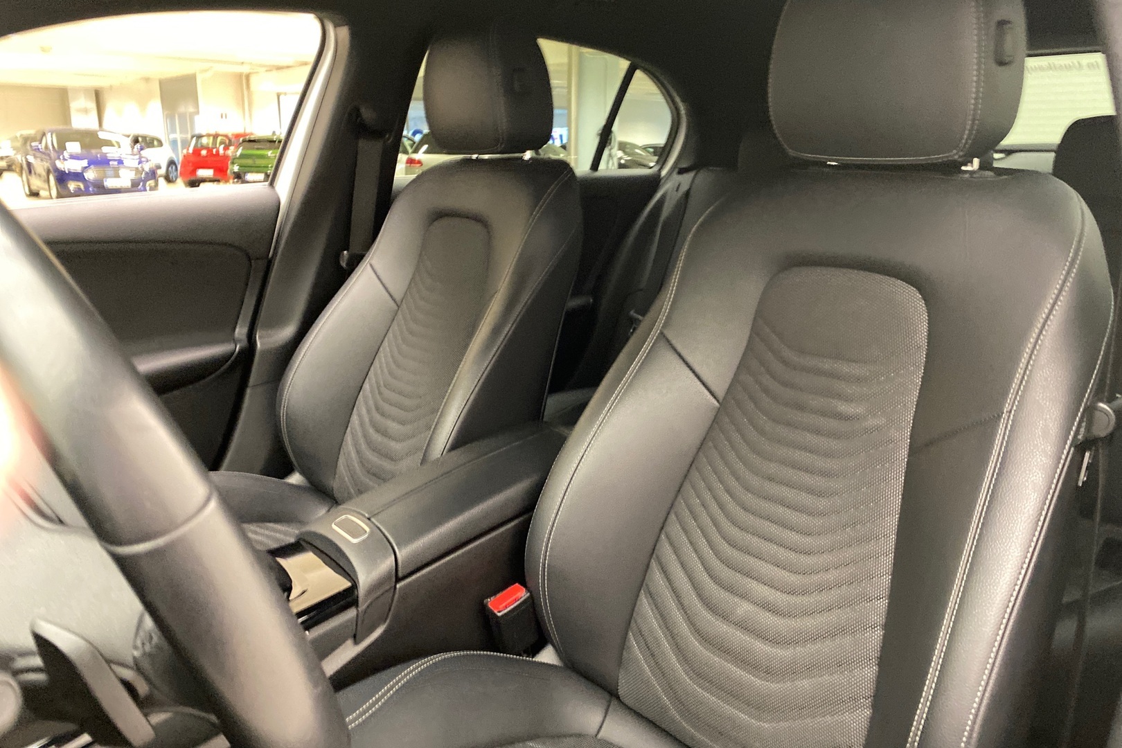 MERCEDES-BENZ A 2020