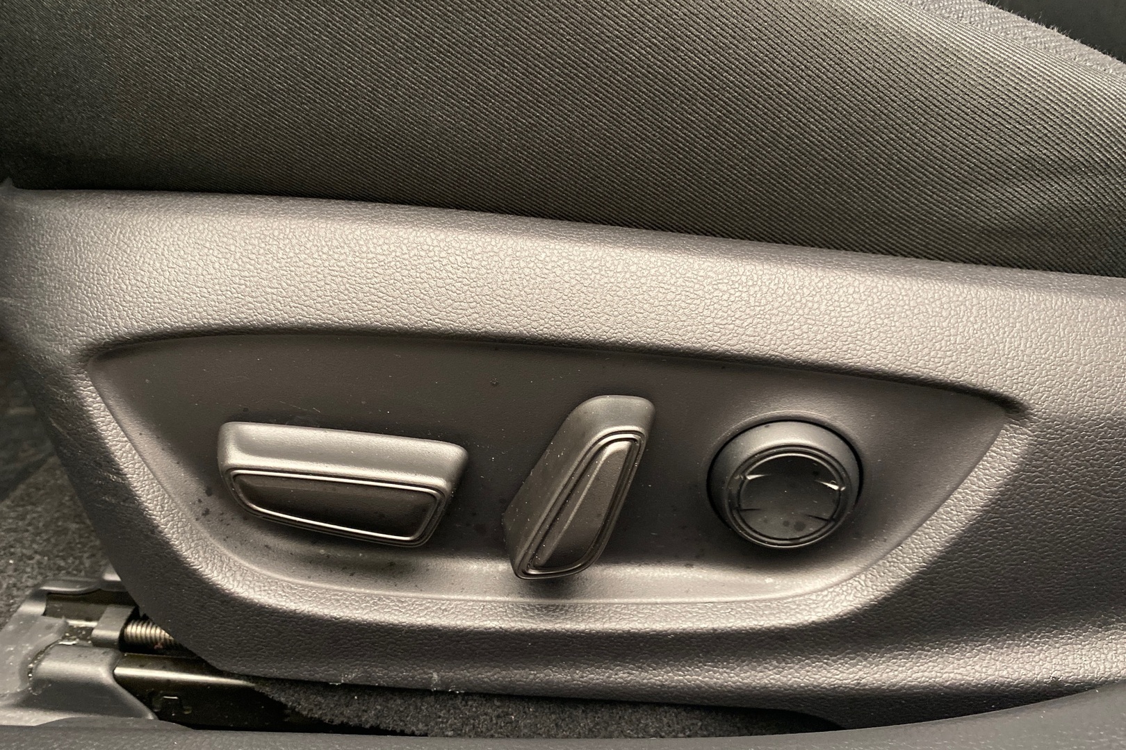 TOYOTA Prius Plug-in 2024