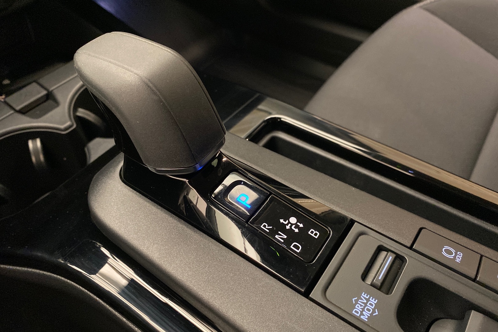 TOYOTA Prius Plug-in 2024