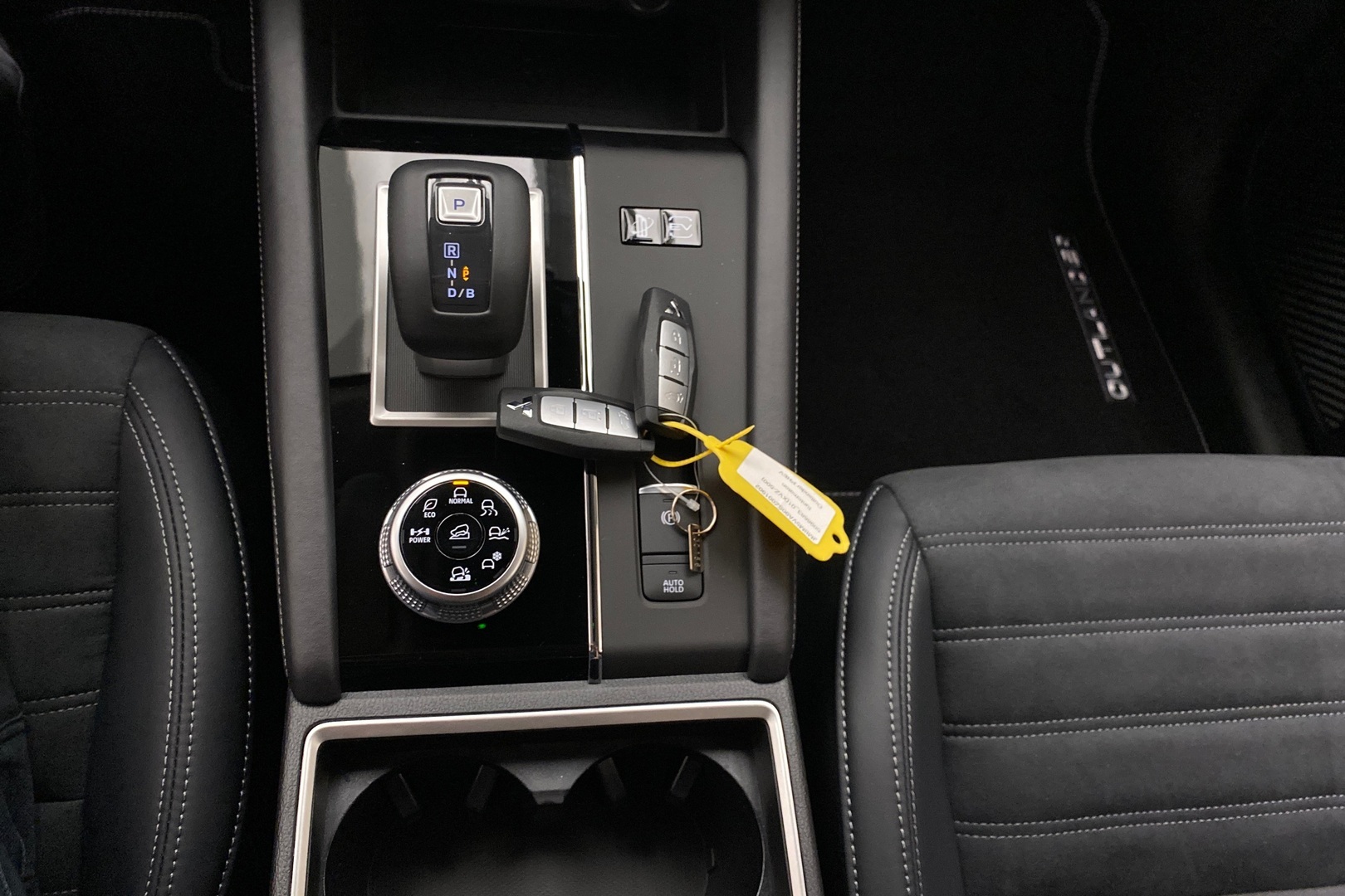 MITSUBISHI Outlander 2025