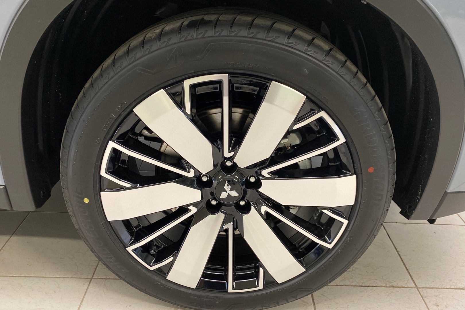 MITSUBISHI Outlander 2025