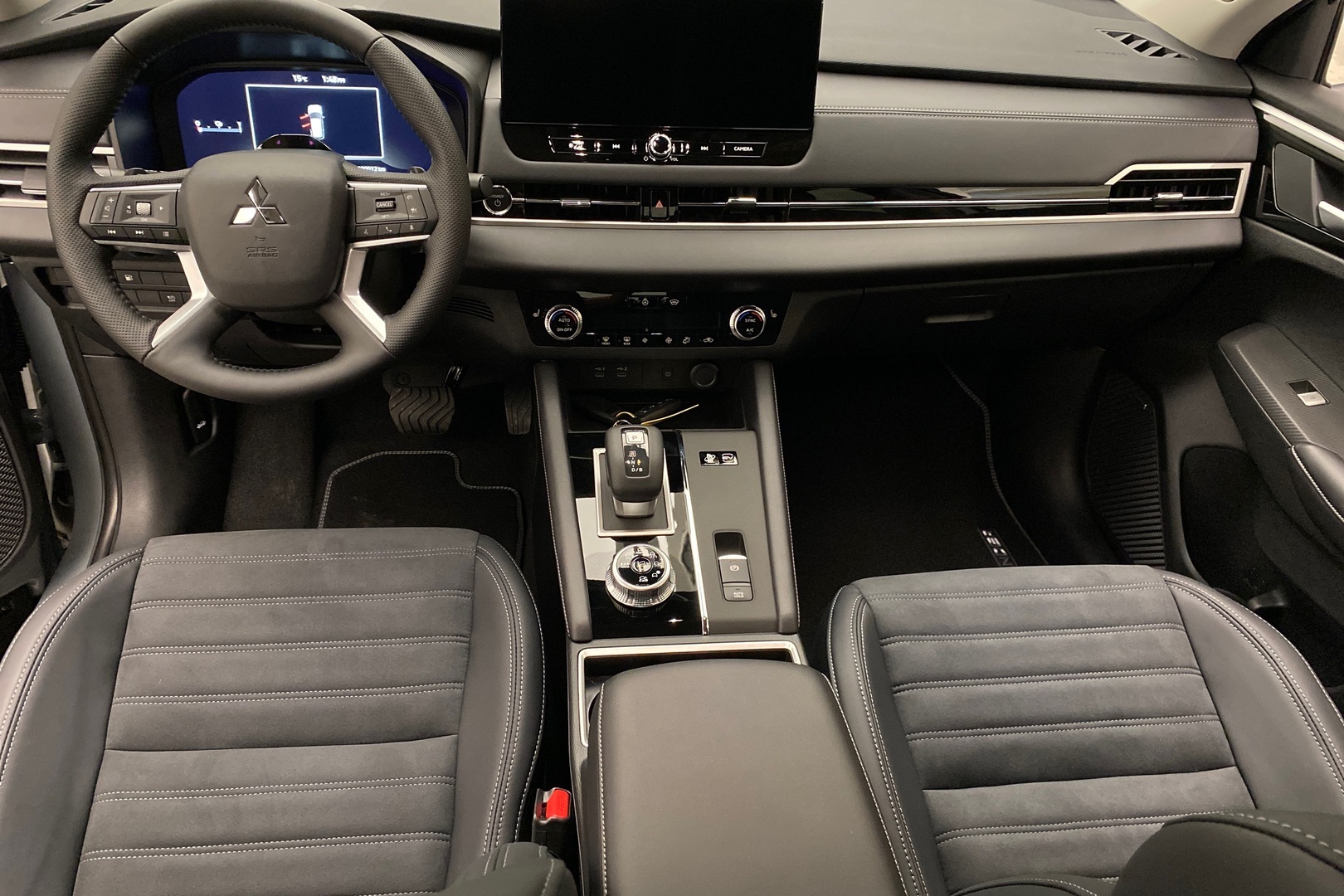 MITSUBISHI Outlander 2025