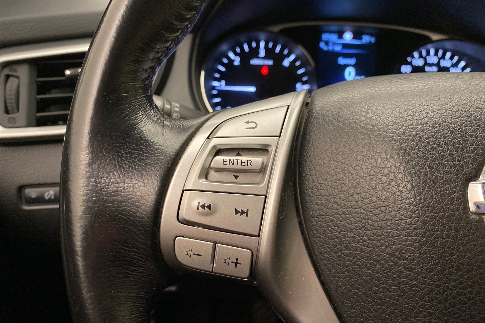 NISSAN X-Trail 2016