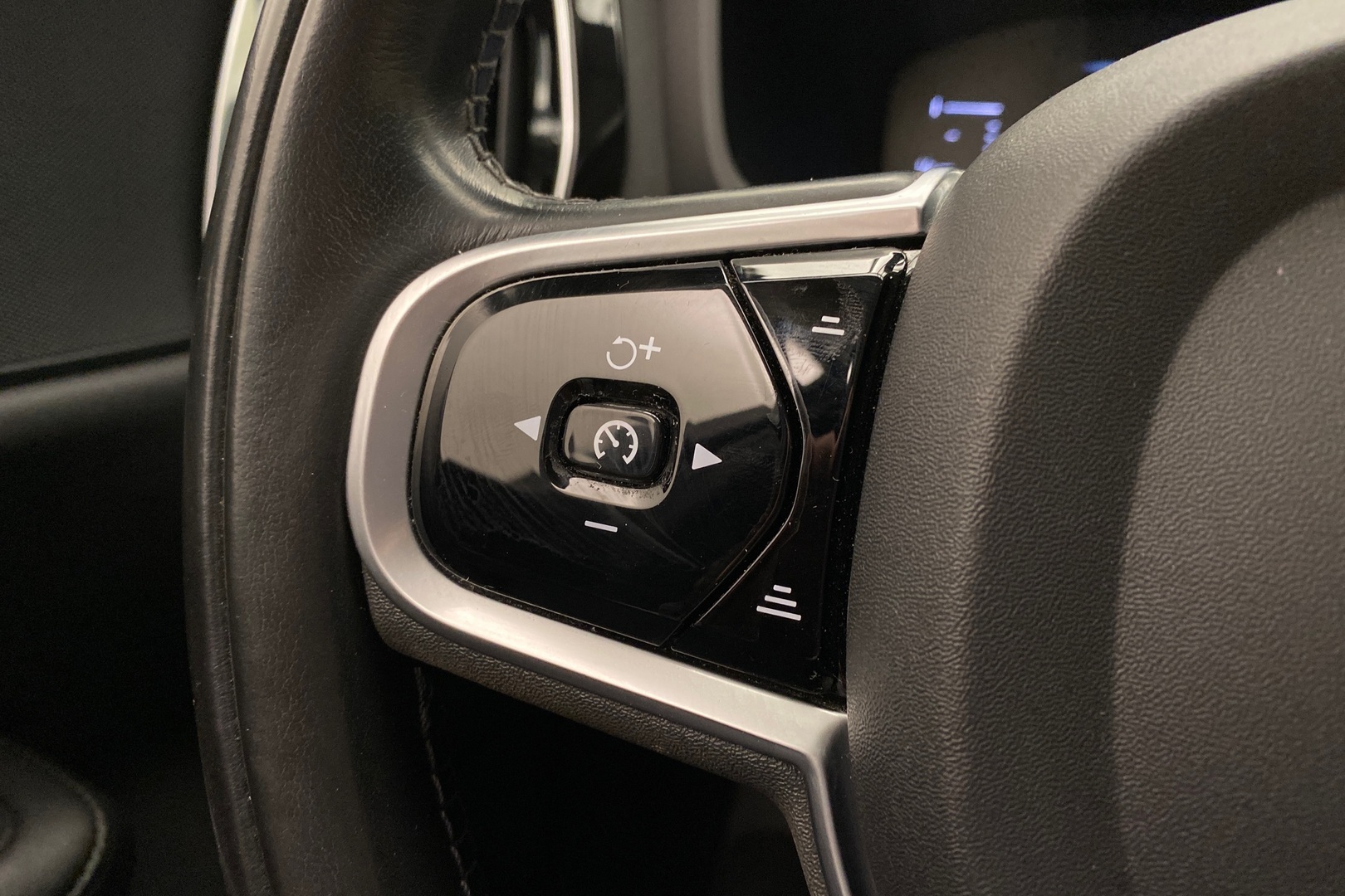 VOLVO V60 2019